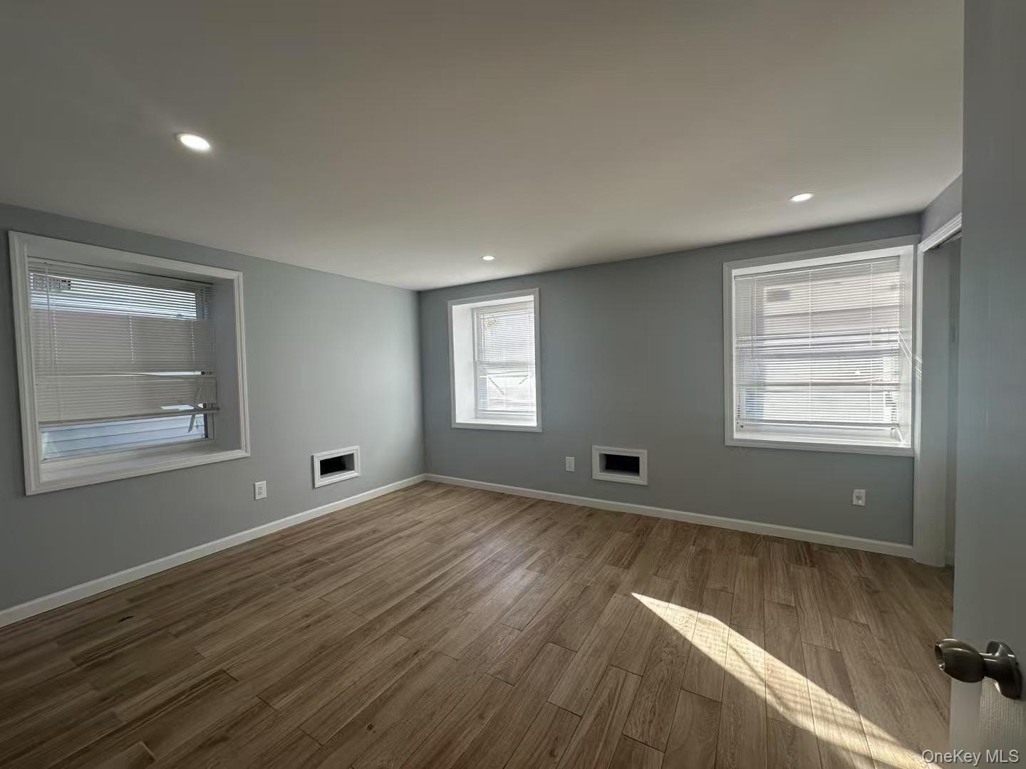 Single Family Barbadoes Drive Queens, NY 11692, MLS-1036107-4