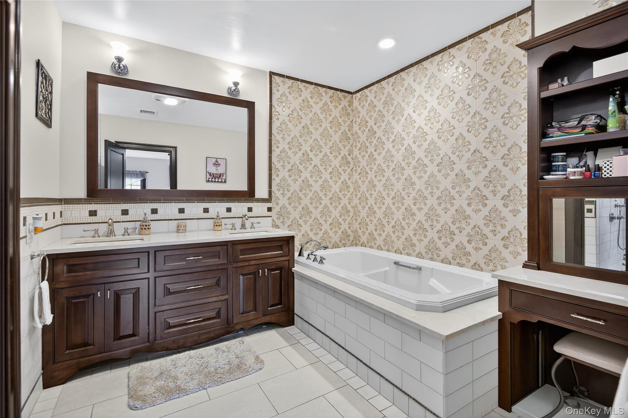 Single Family Gloria Lane Suffolk County, NY 11743, MLS-1036110-16