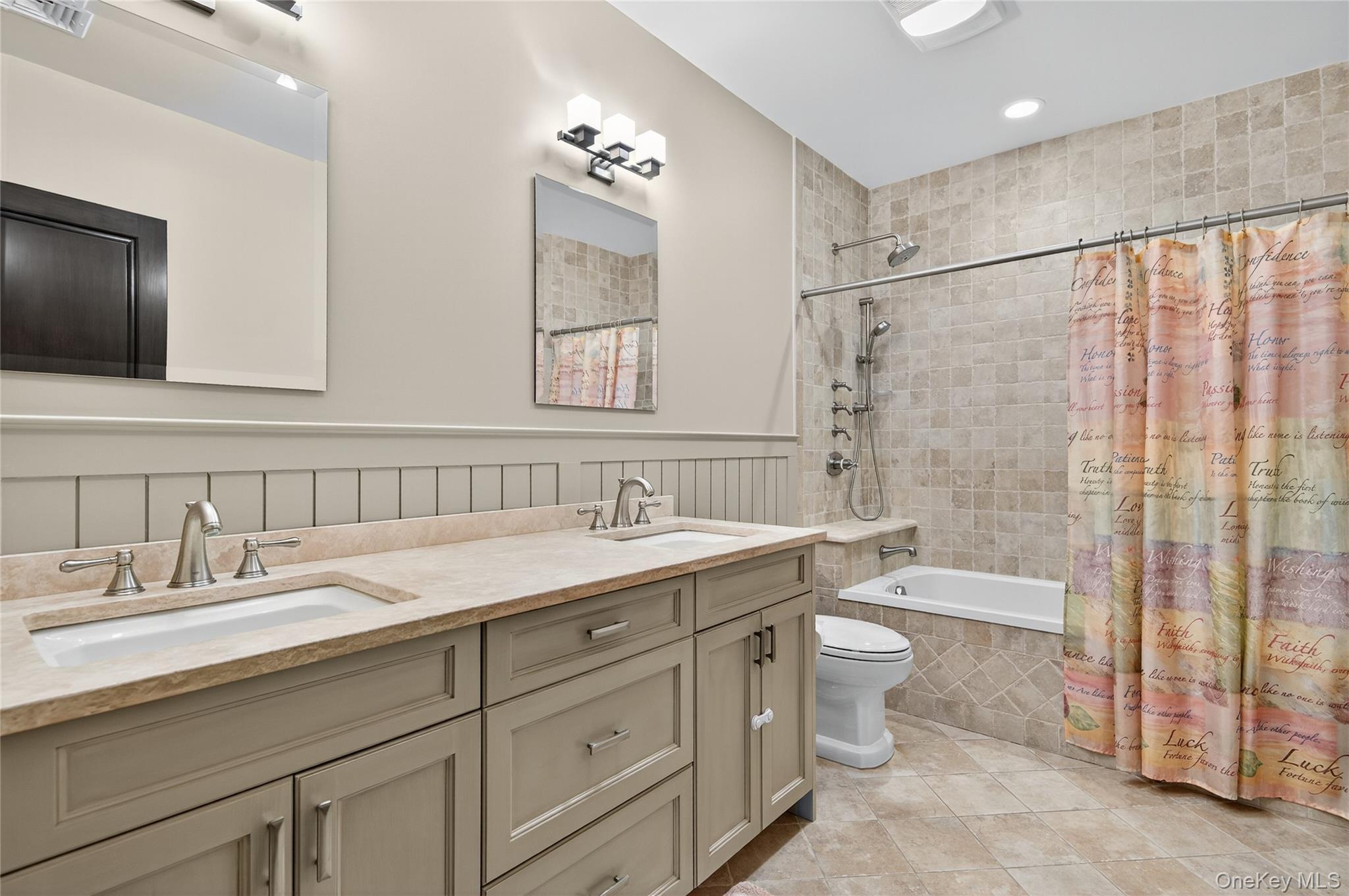 Single Family Gloria Lane Suffolk County, NY 11743, MLS-1036110-33