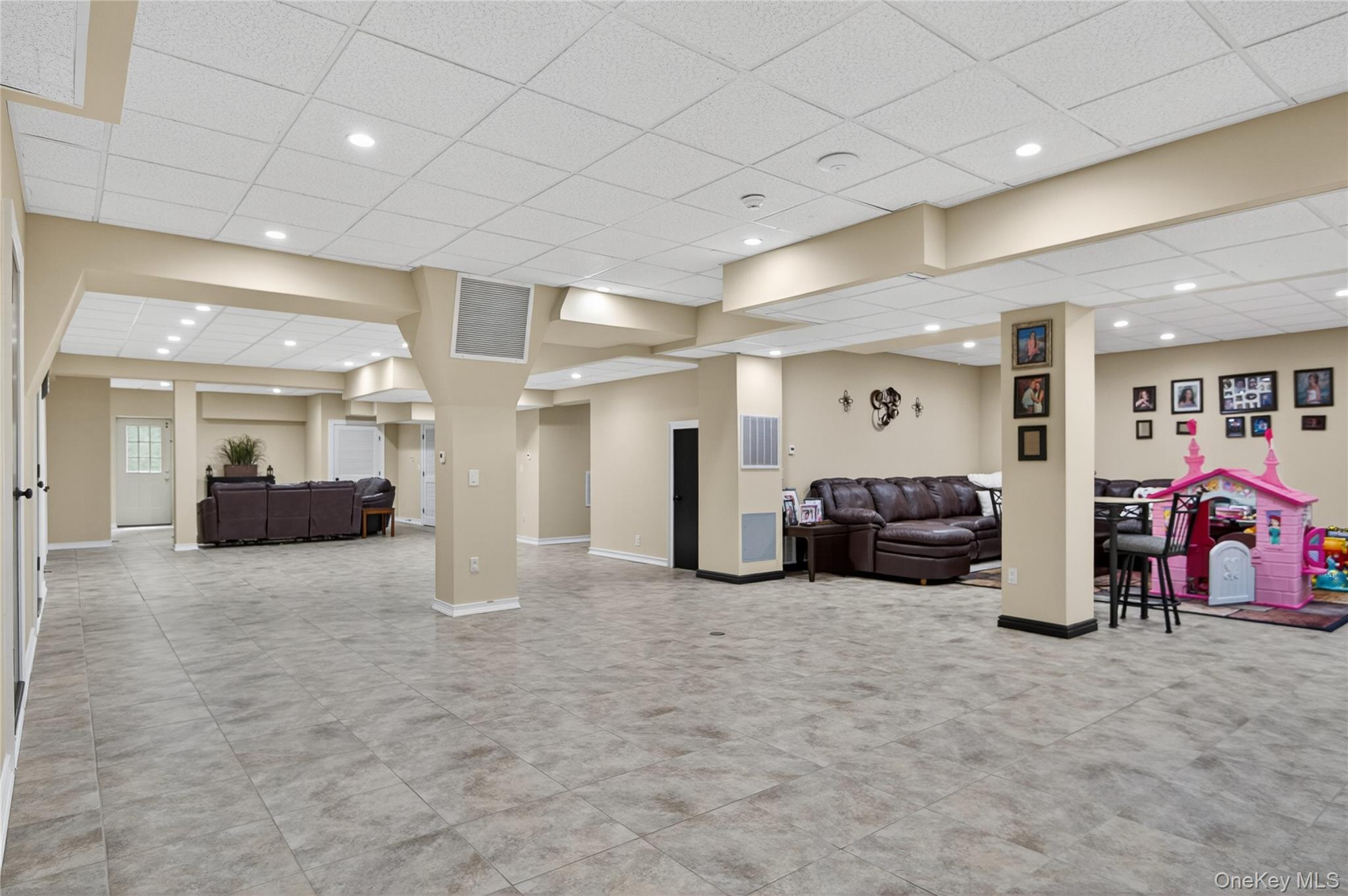 Single Family Gloria Lane Suffolk County, NY 11743, MLS-1036110-37