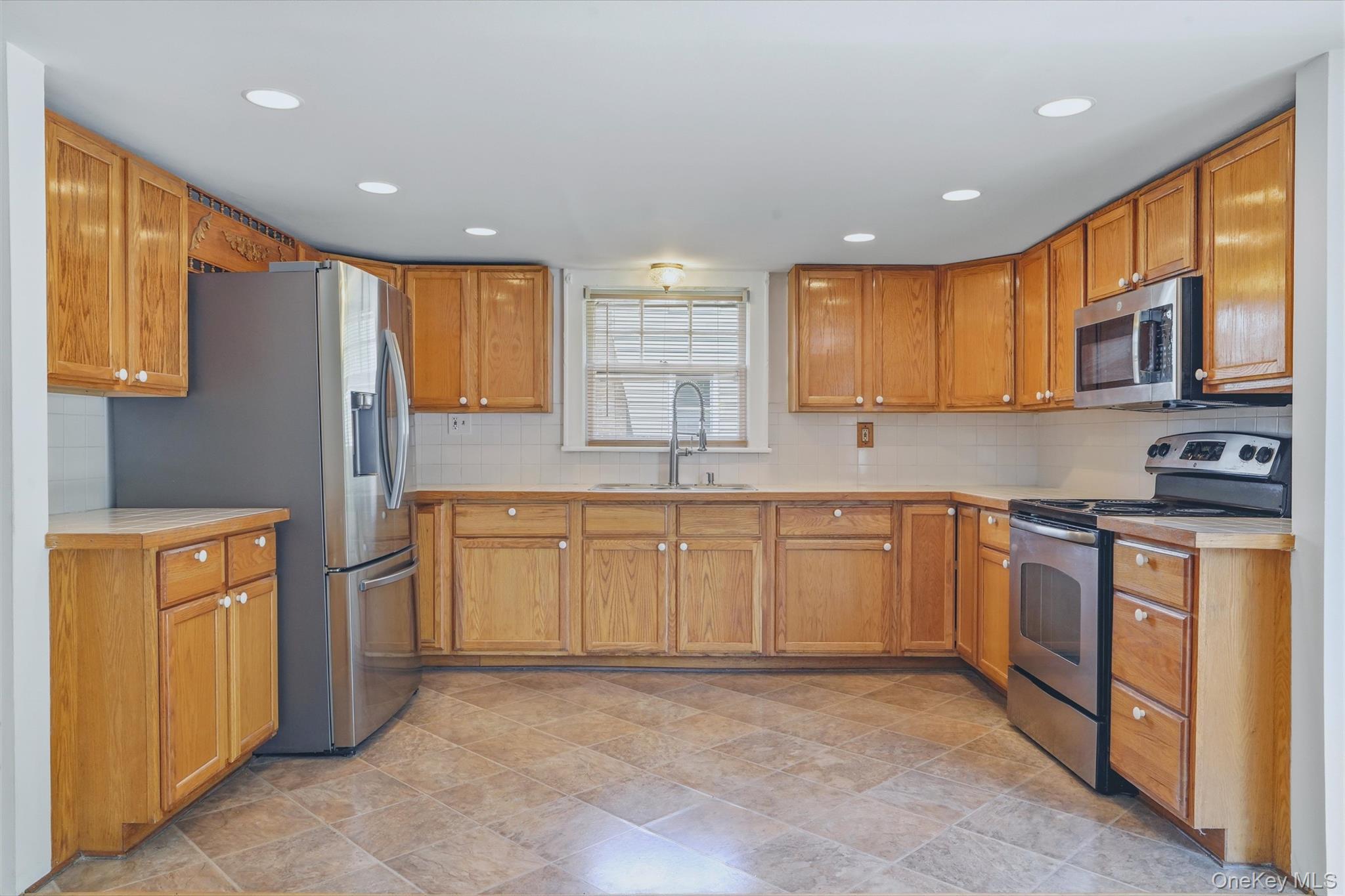 Single Family Maple Street  Dutchess County, NY 12527, MLS-1036111-9