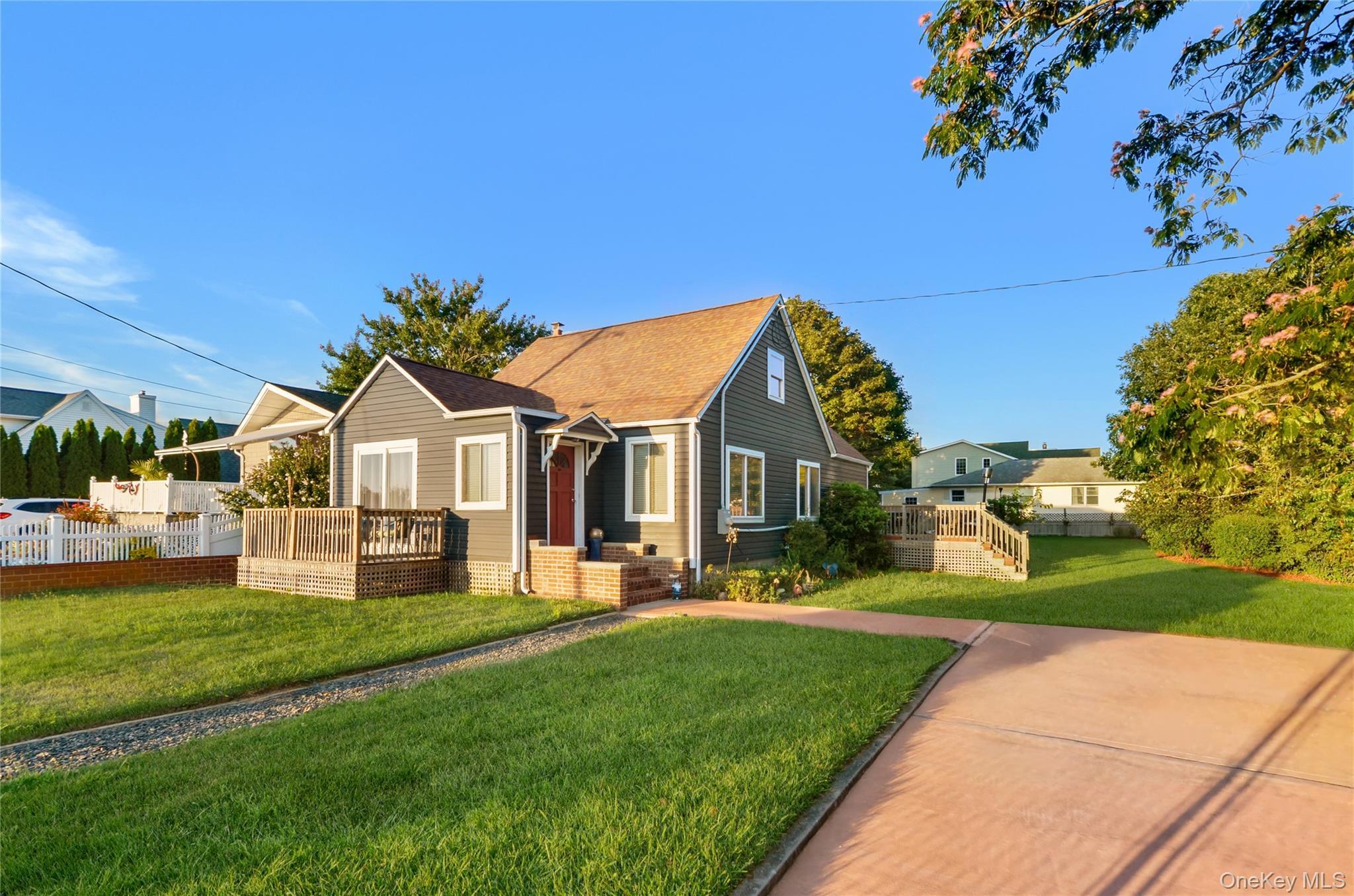 Single Family Grandview Drive  Suffolk County, NY 11967, MLS-1036116-38