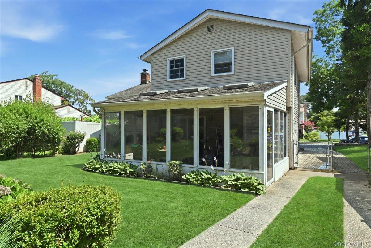 Single Family Lenox Avenue  Nassau County, NY 11554, MLS-1036131-23