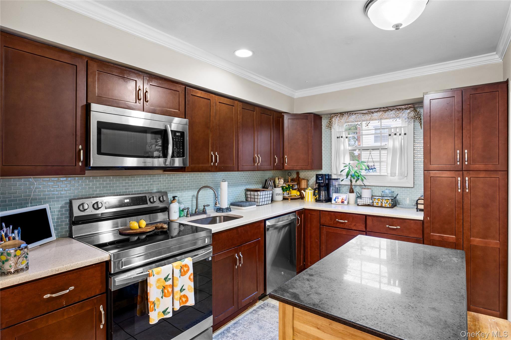 Single Family Manhasset Road Suffolk County, NY 11789, MLS-1036132-7