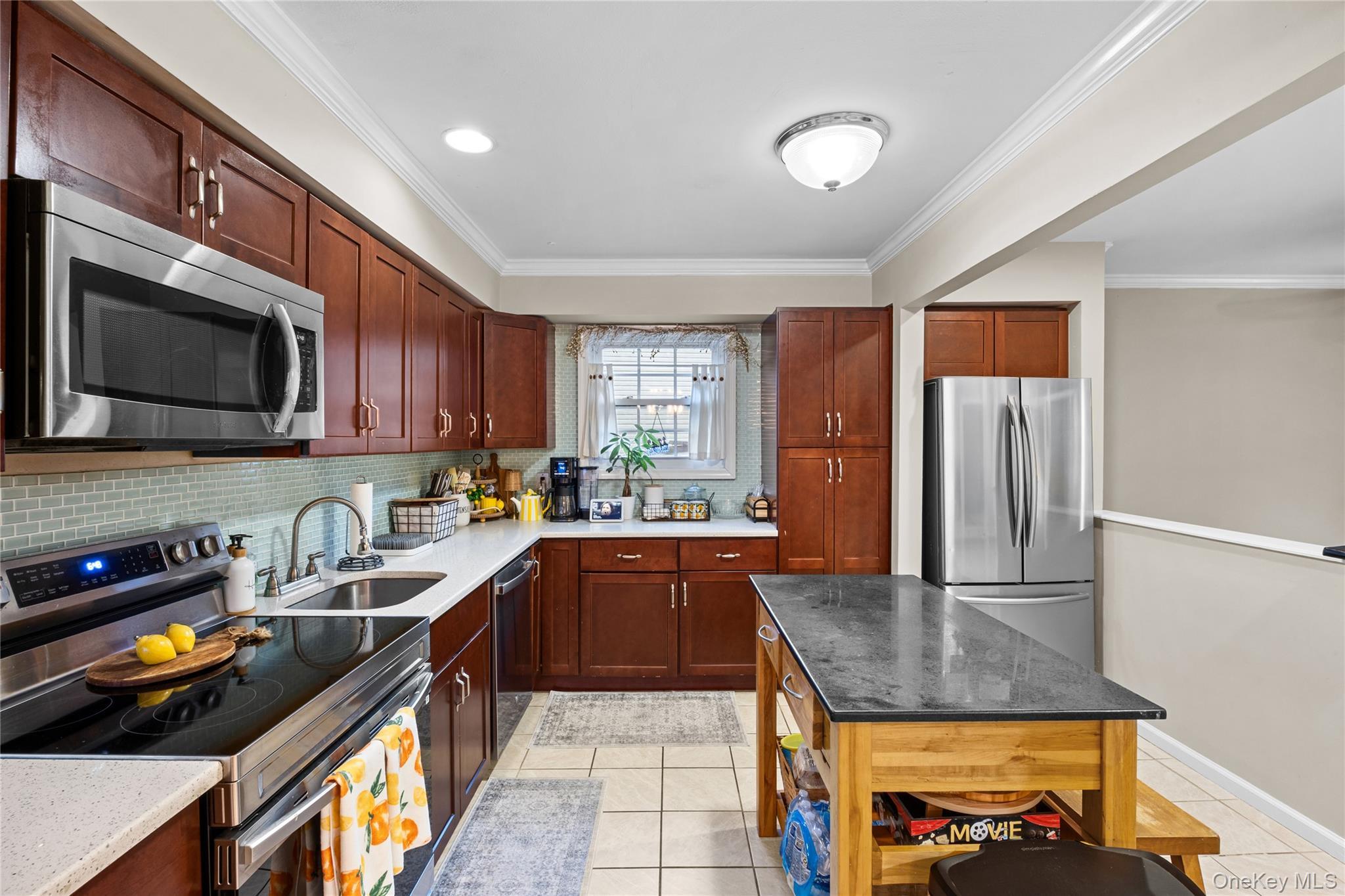 Single Family Manhasset Road Suffolk County, NY 11789, MLS-1036132-8