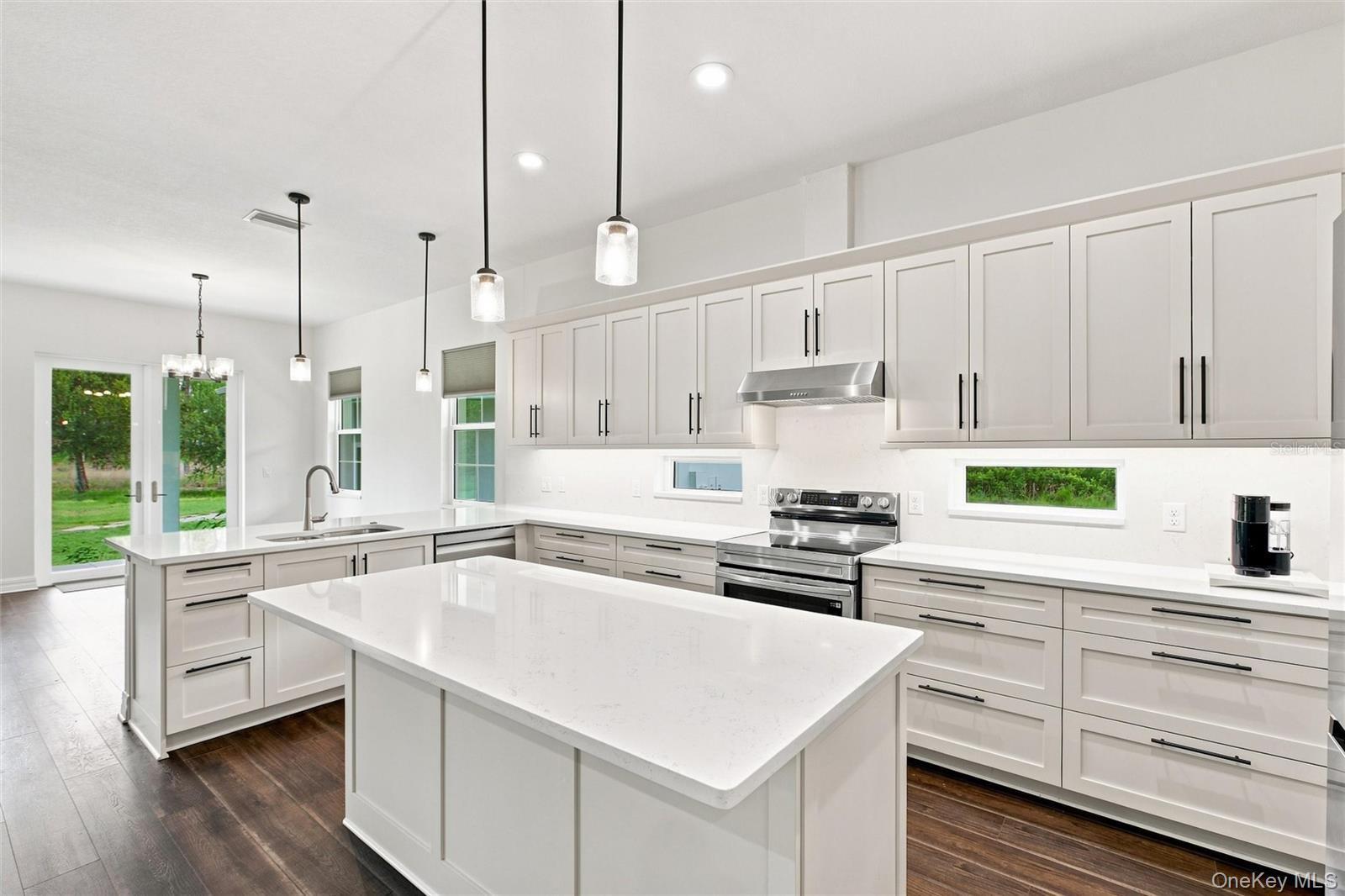 Single Family Tropicaire Out Of Area, NY 34291, MLS-1036137-10