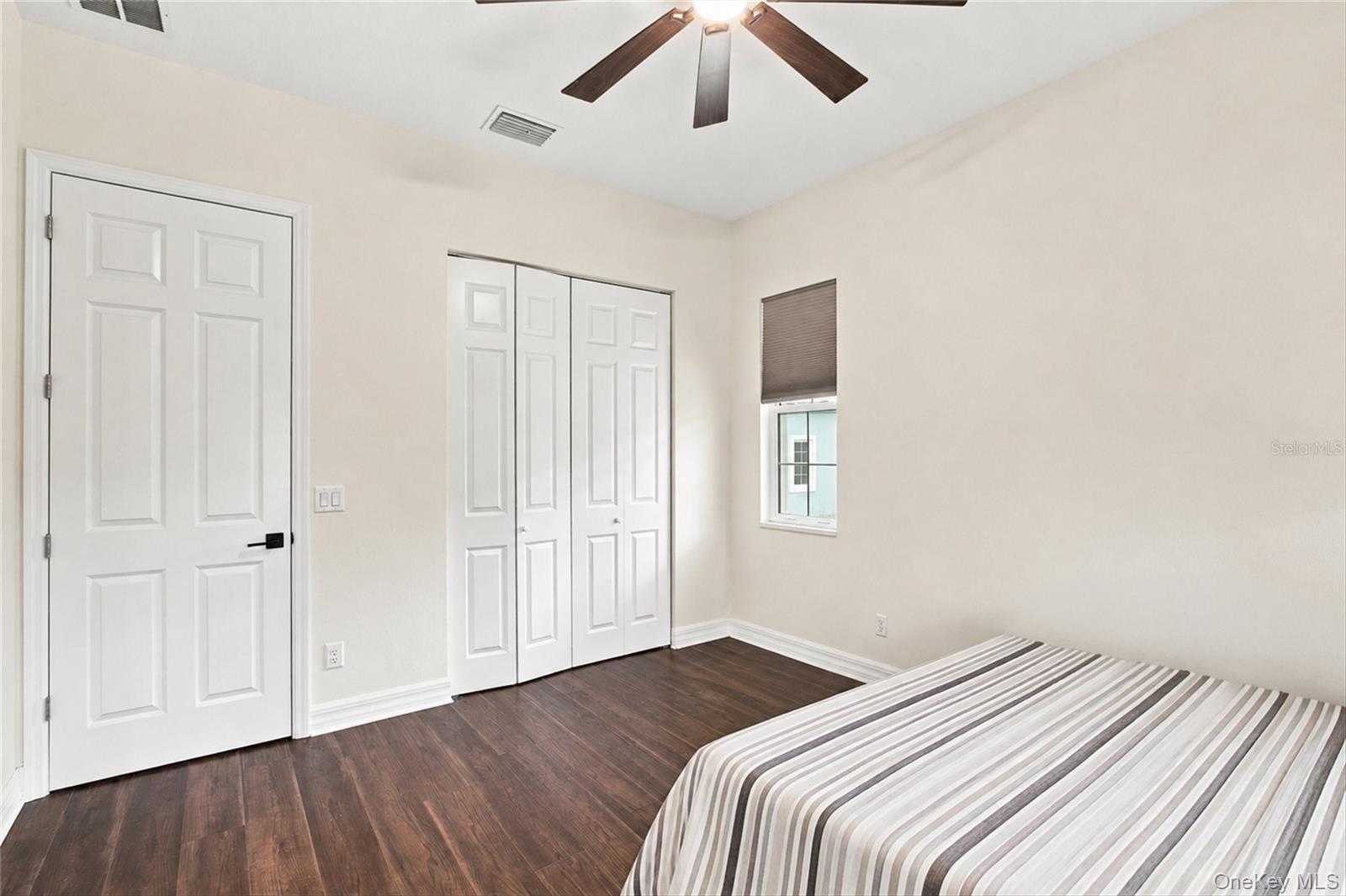 Single Family Tropicaire Out Of Area, NY 34291, MLS-1036137-16