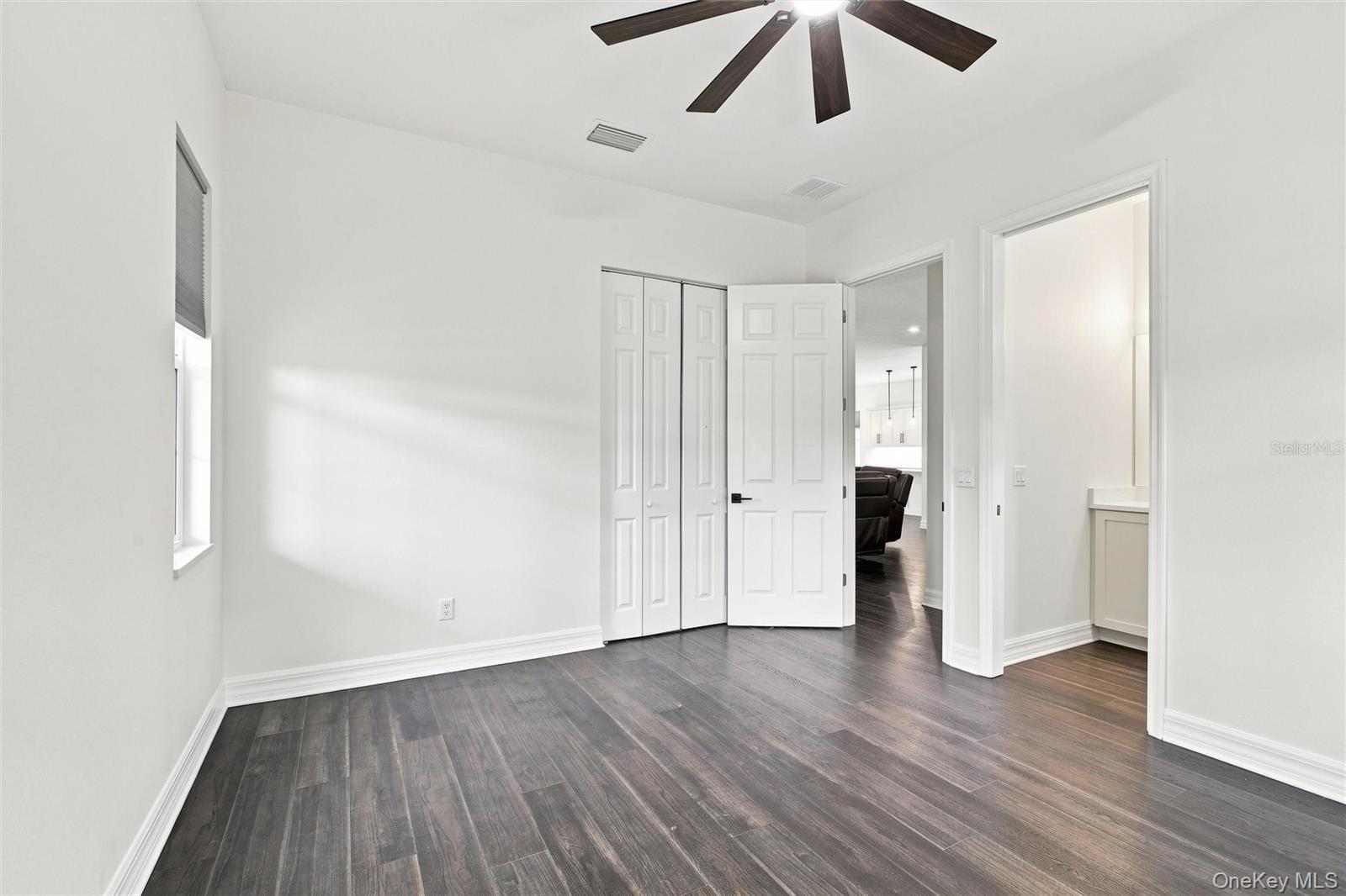 Single Family Tropicaire Out Of Area, NY 34291, MLS-1036137-18
