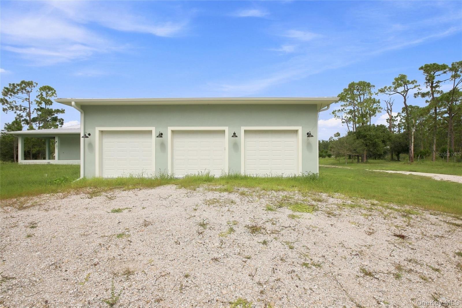 Single Family Tropicaire Out Of Area, NY 34291, MLS-1036137-2