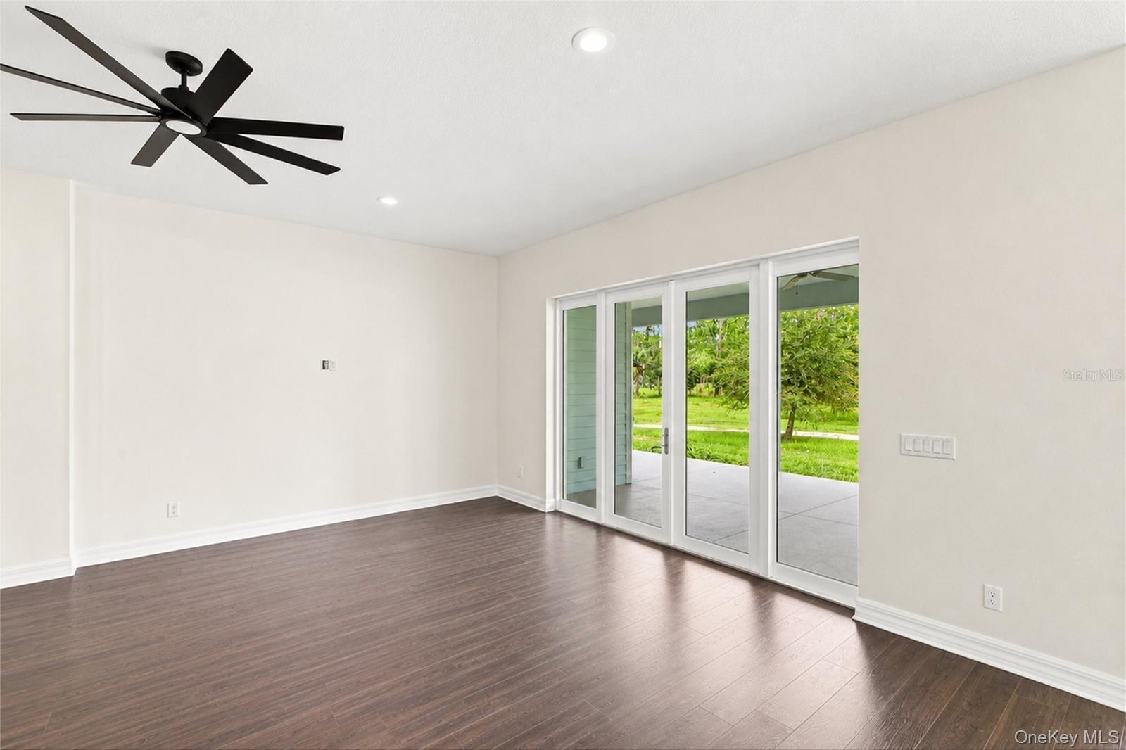 Single Family Tropicaire Out Of Area, NY 34291, MLS-1036137-6