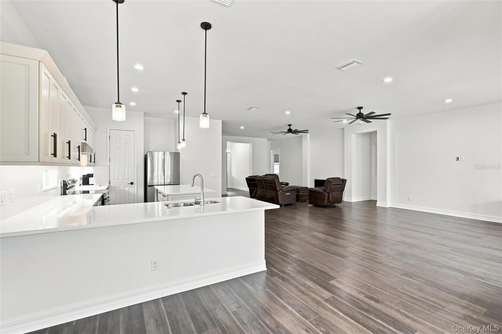 Single Family Tropicaire Out Of Area, NY 34291, MLS-1036137-9