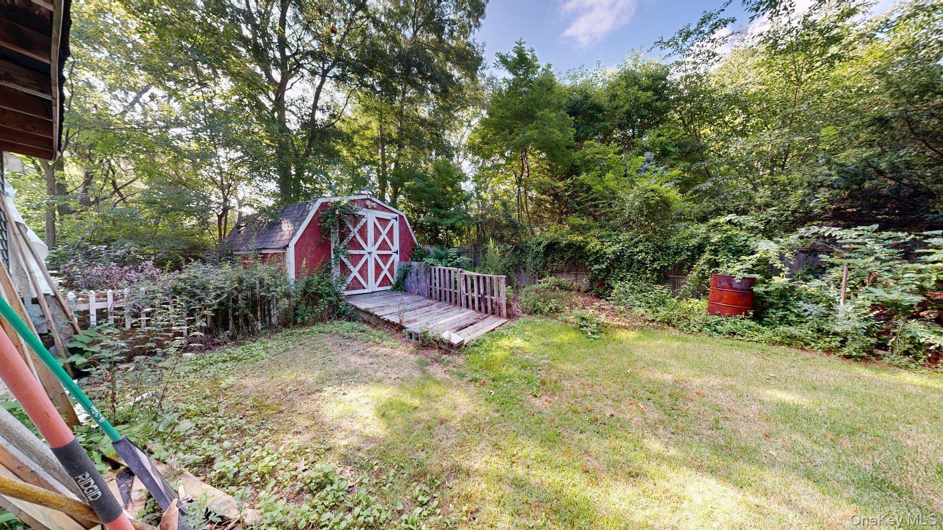 Single Family Starlight Drive Suffolk County, NY 11967, MLS-1036145-25
