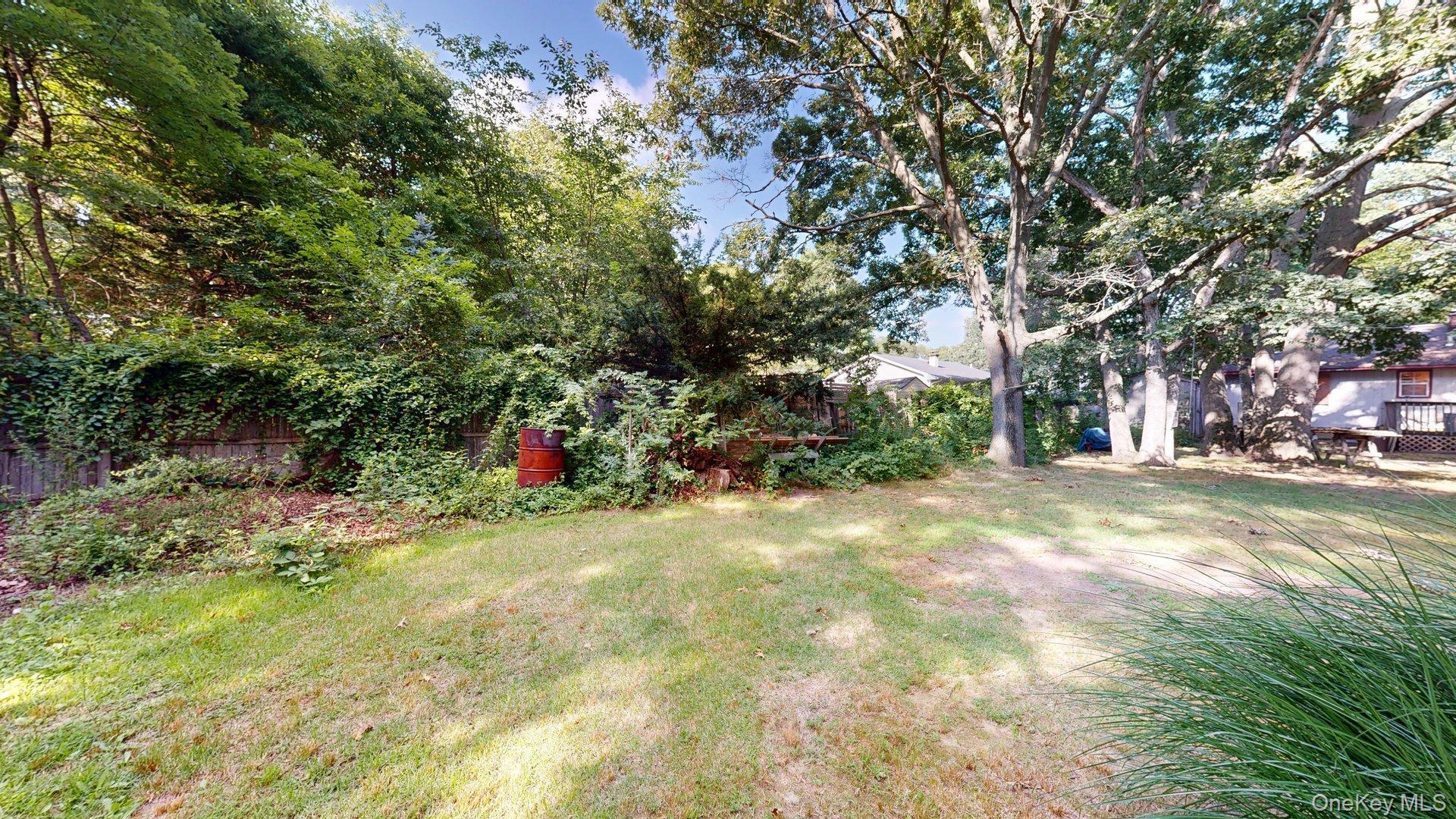 Single Family Starlight Drive Suffolk County, NY 11967, MLS-1036145-26
