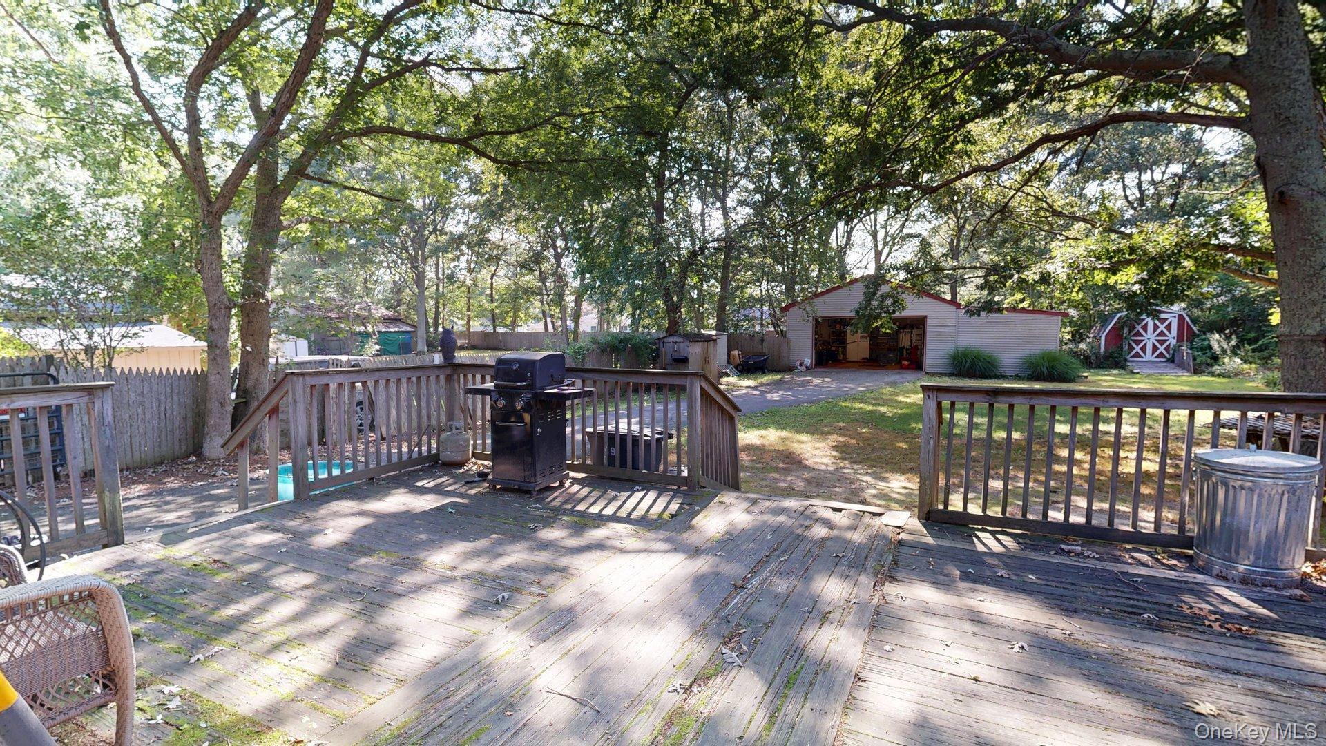 Single Family Starlight Drive Suffolk County, NY 11967, MLS-1036145-27