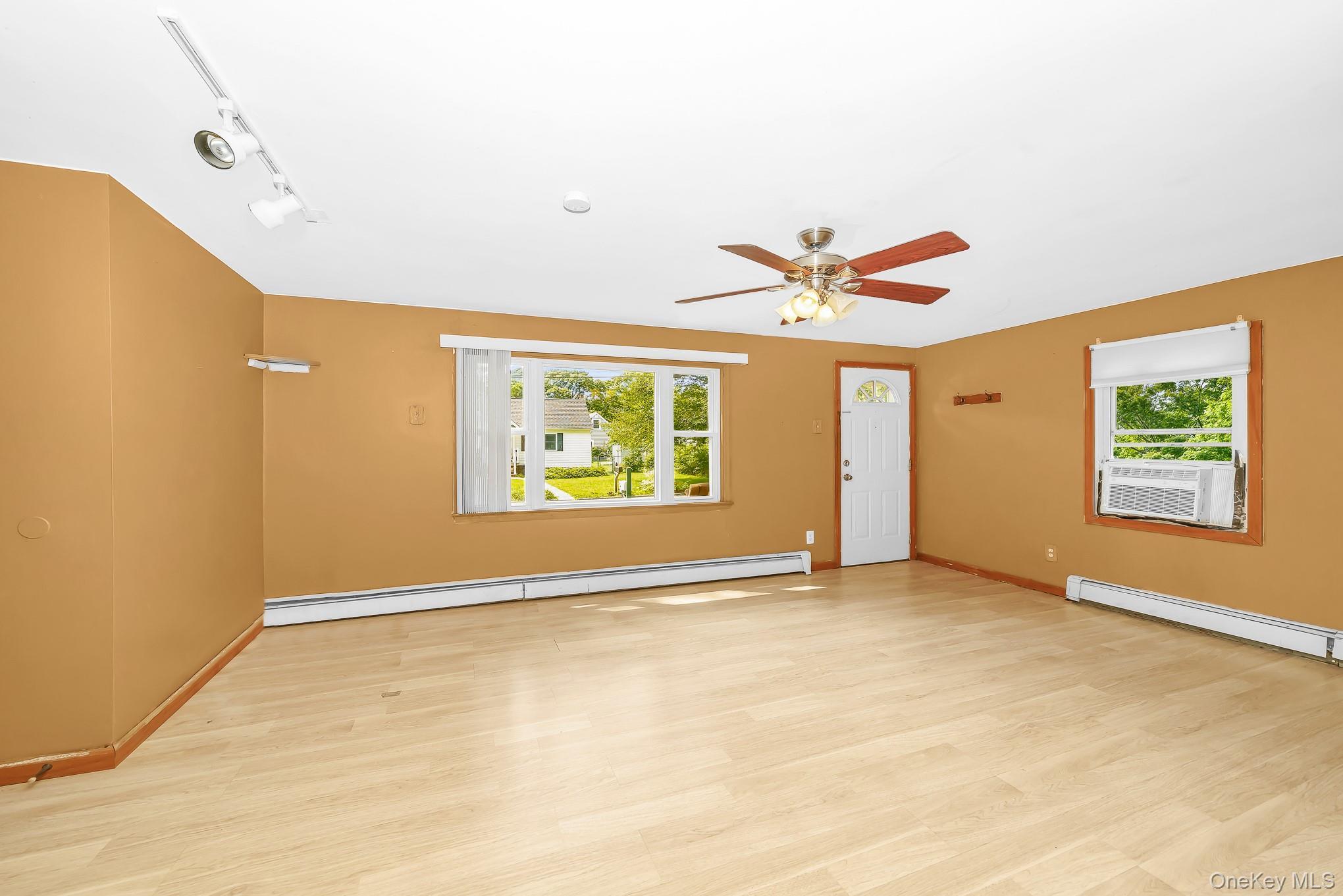Single Family Salem Street Suffolk County, NY 11772, MLS-1036195-15