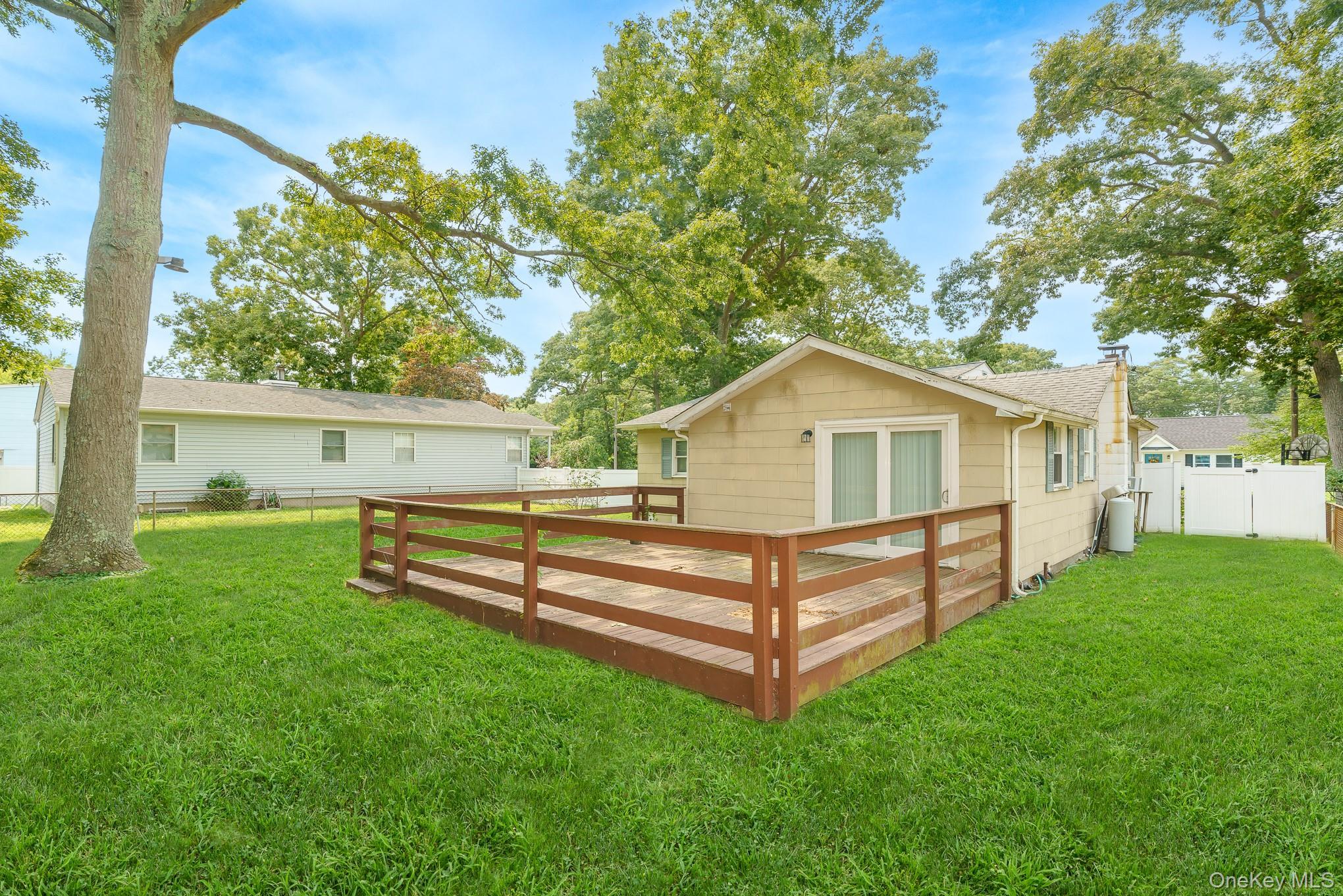 Single Family Salem Street Suffolk County, NY 11772, MLS-1036195-8
