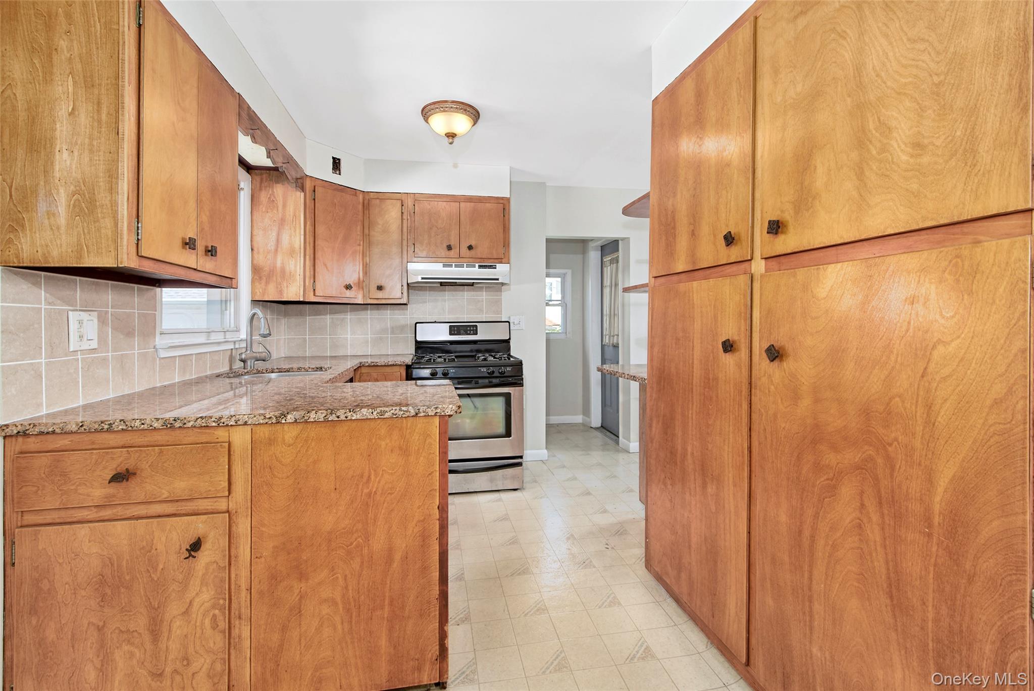Single Family Thatcher Avenue Westchester County, NY 10528, MLS-1036221-14