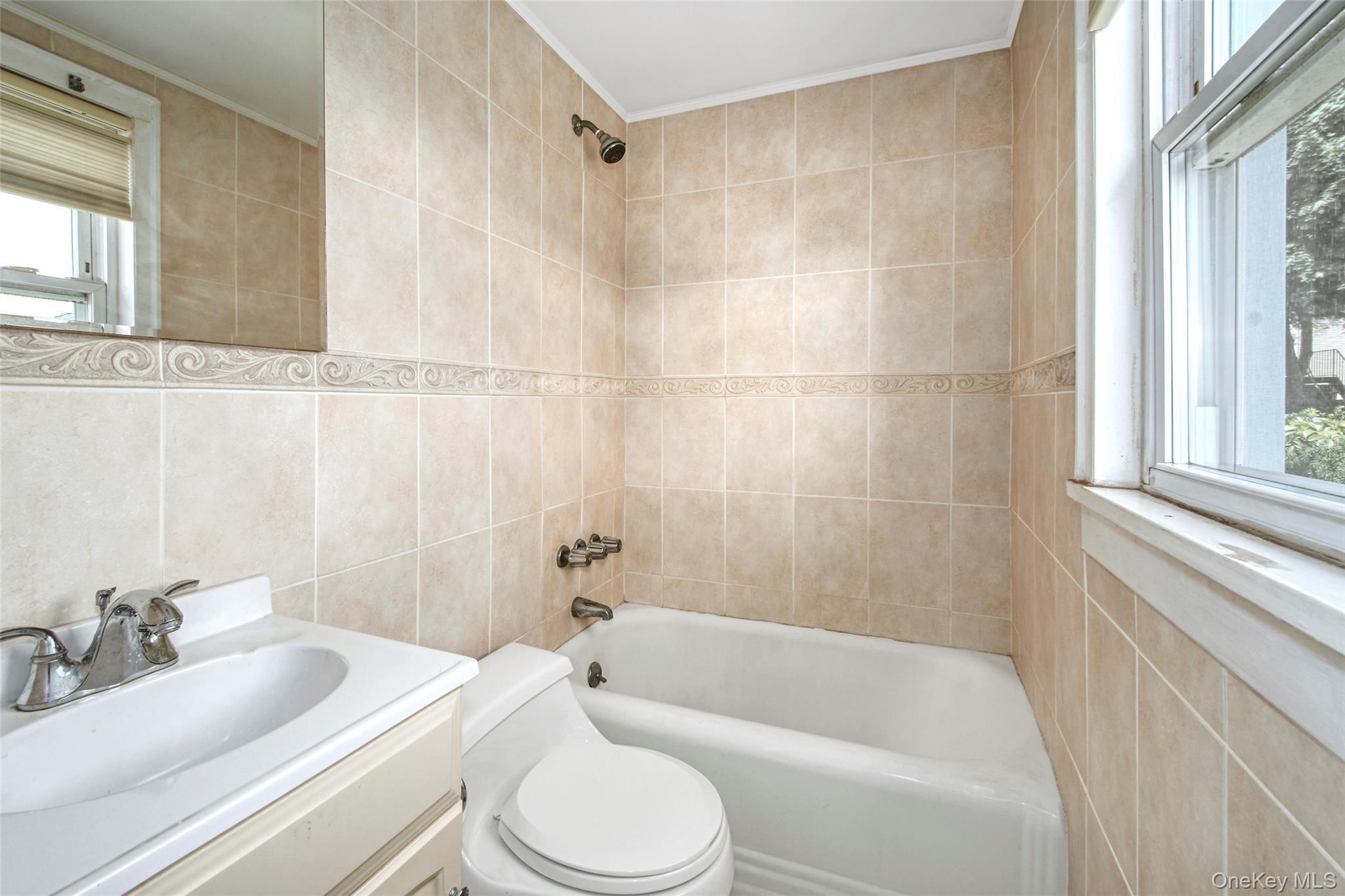 Single Family Thatcher Avenue Westchester County, NY 10528, MLS-1036221-15