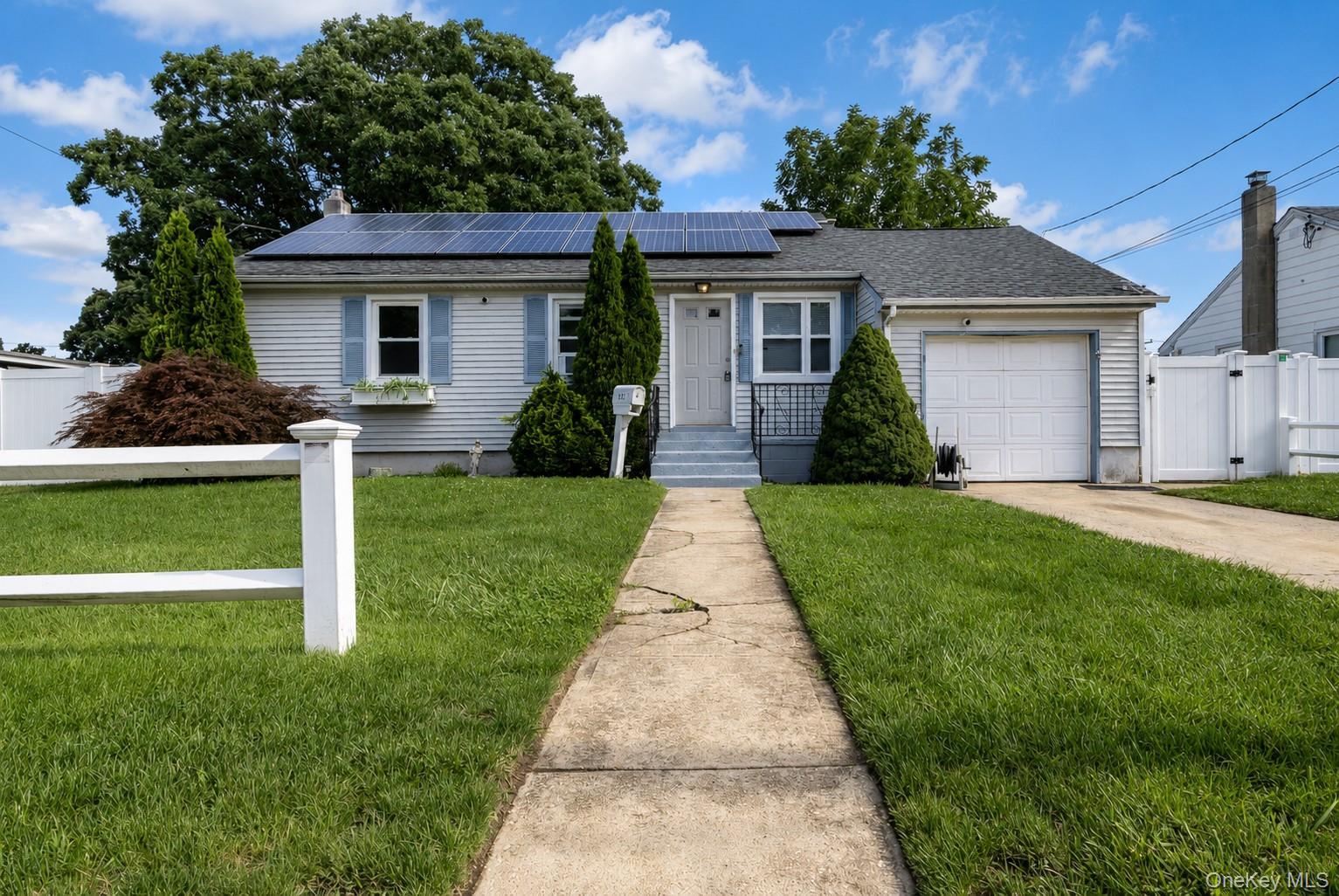 Single Family 48th Street Suffolk County, NY 11757, MLS-1036229-15