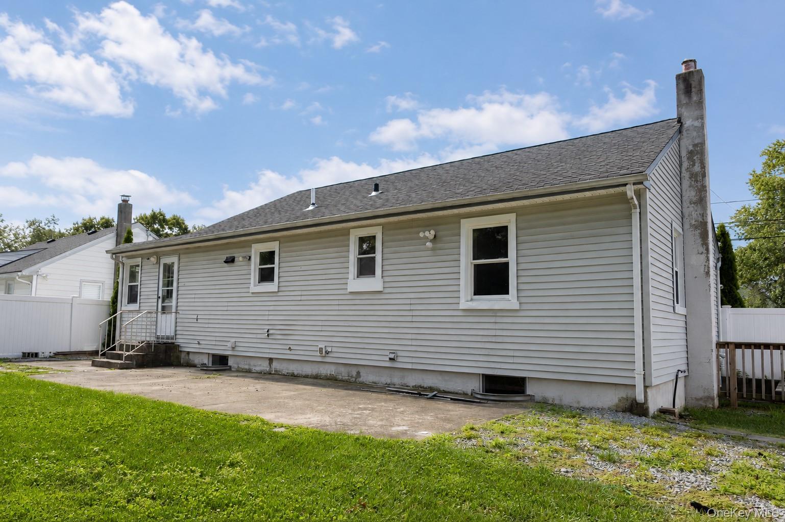 Single Family 48th Street Suffolk County, NY 11757, MLS-1036229-18