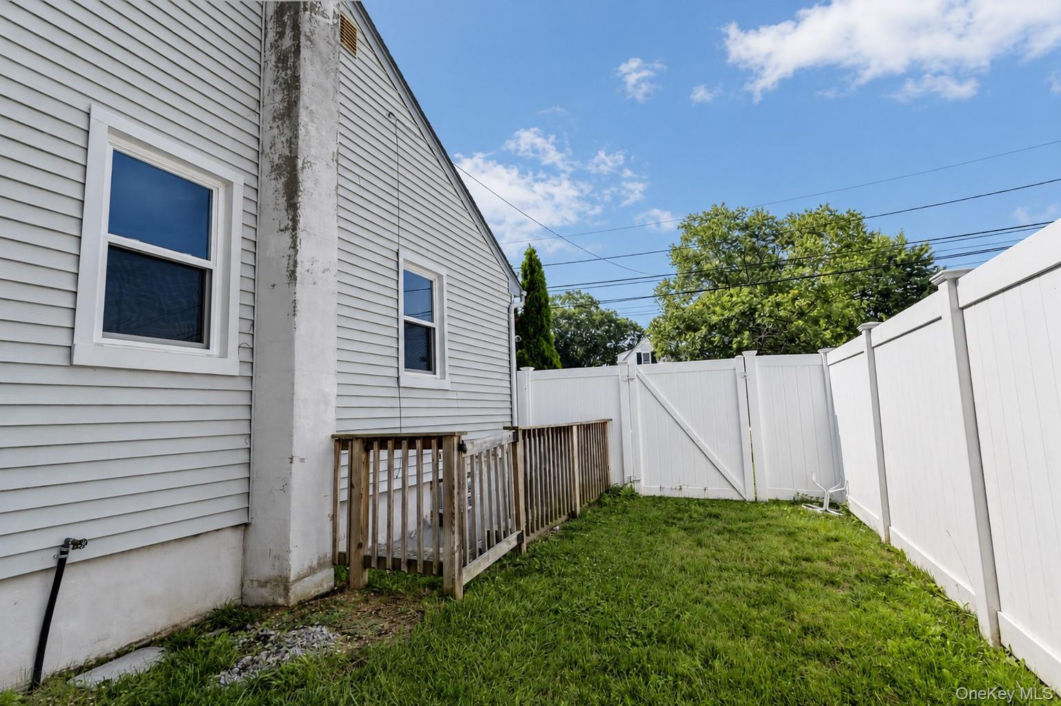 Single Family 48th Street Suffolk County, NY 11757, MLS-1036229-19