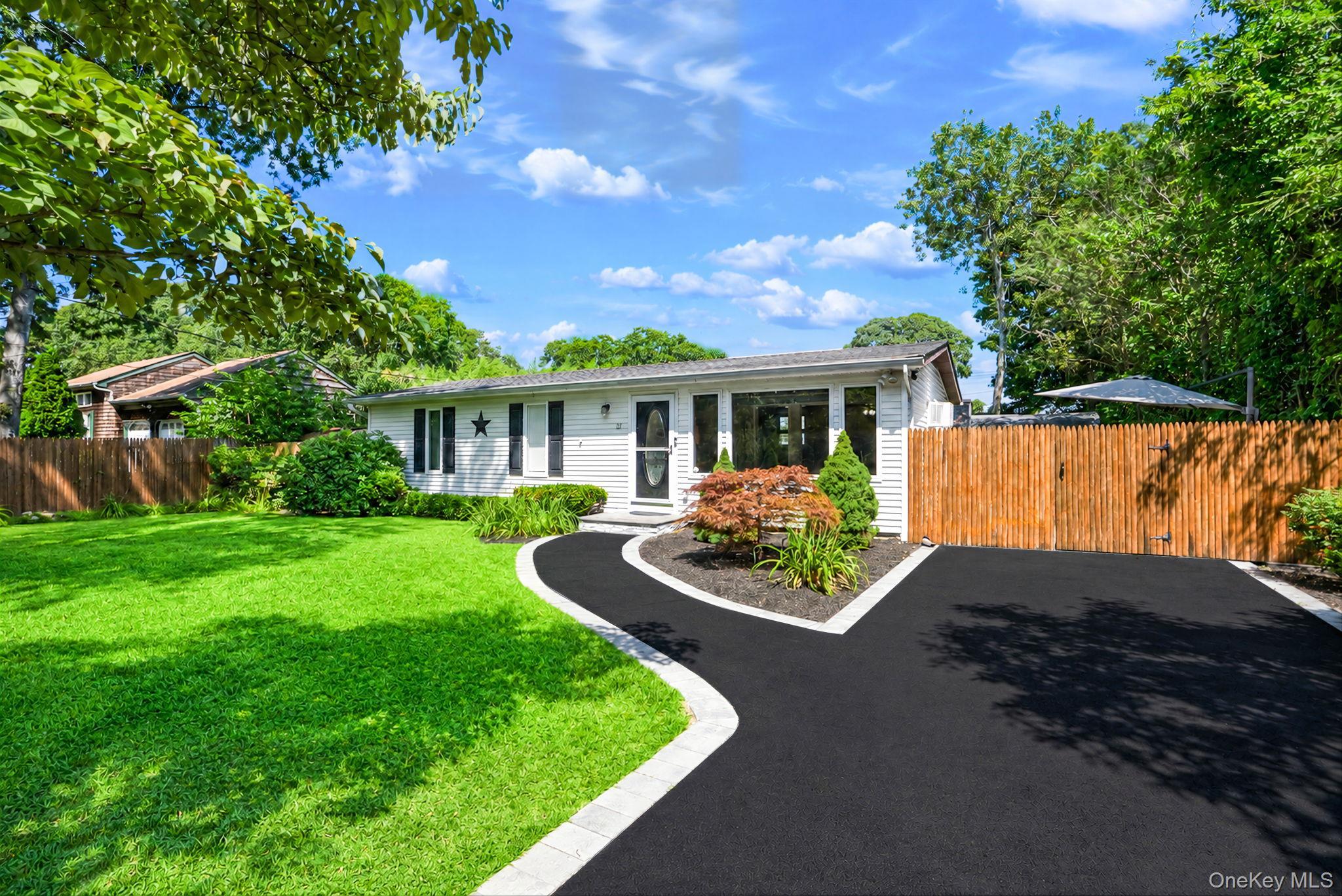 Single Family Broadway Suffolk County, NY 11967, MLS-1036230-3