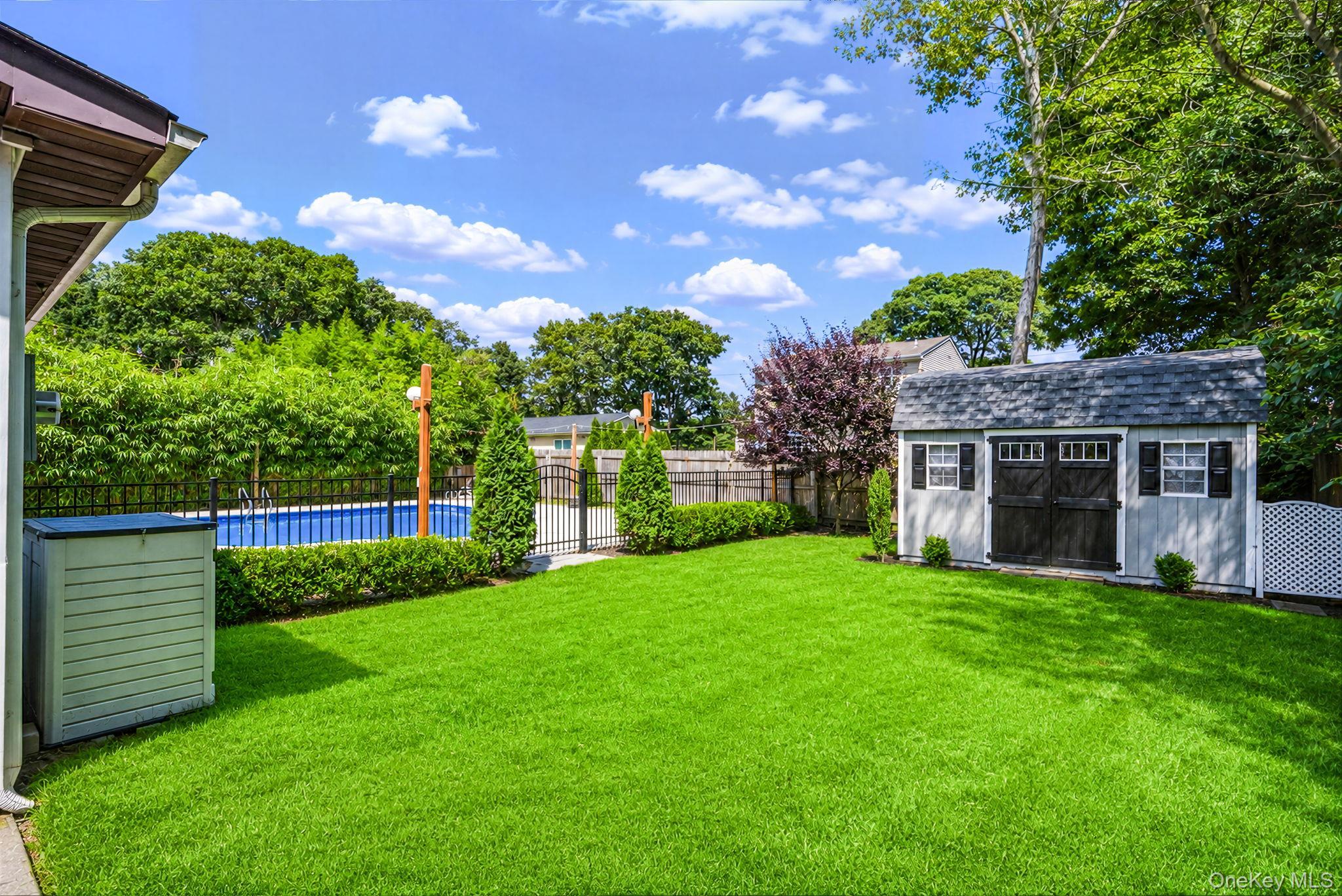 Single Family Broadway Suffolk County, NY 11967, MLS-1036230-4
