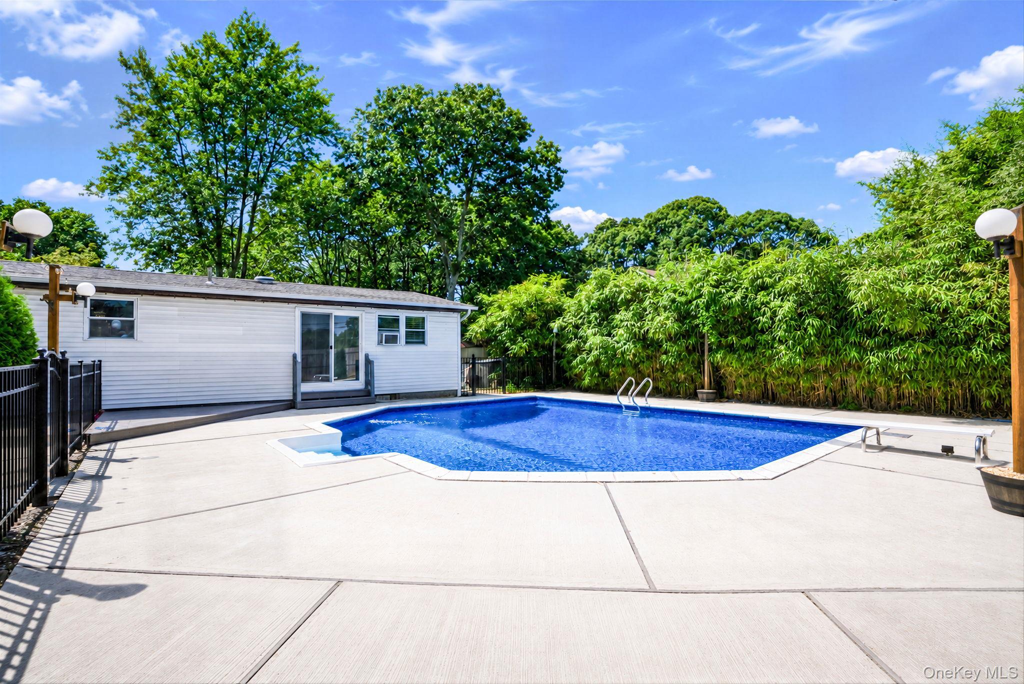 Single Family Broadway Suffolk County, NY 11967, MLS-1036230-6