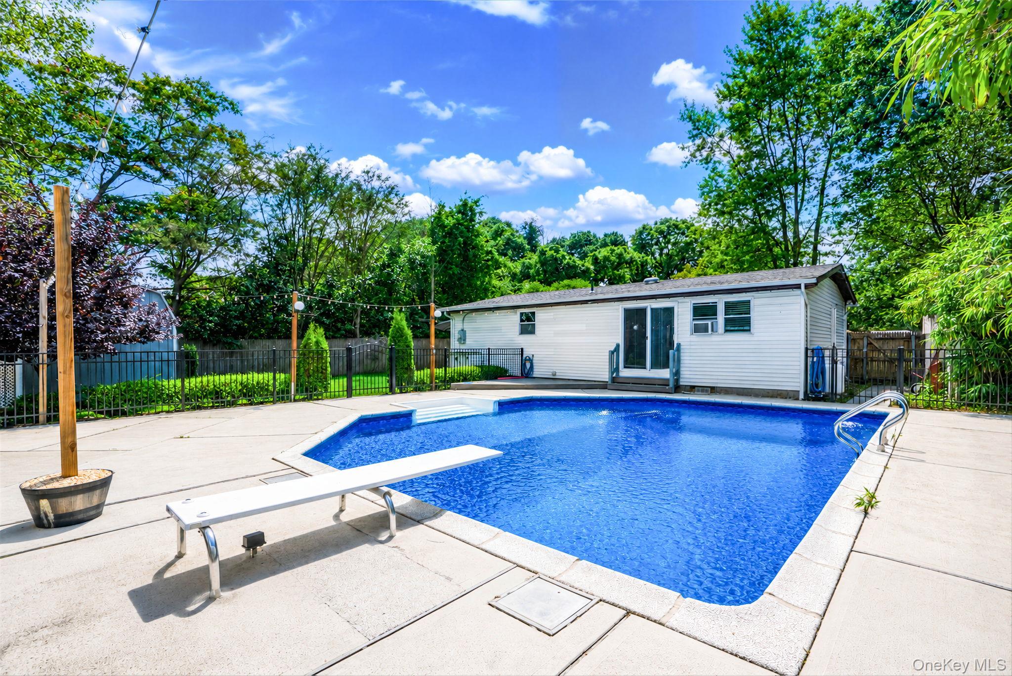 Single Family Broadway Suffolk County, NY 11967, MLS-1036230-7