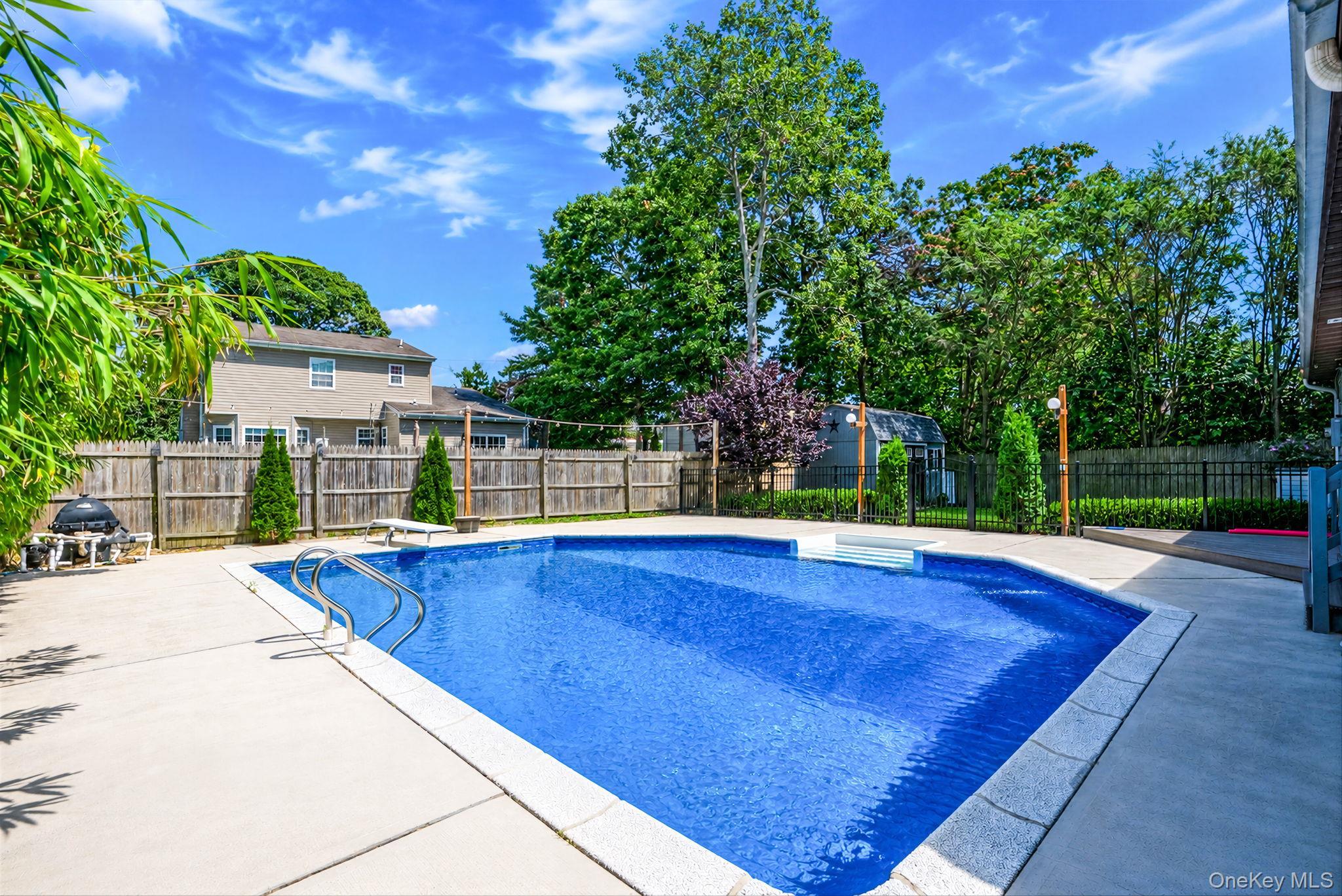 Single Family Broadway Suffolk County, NY 11967, MLS-1036230-8