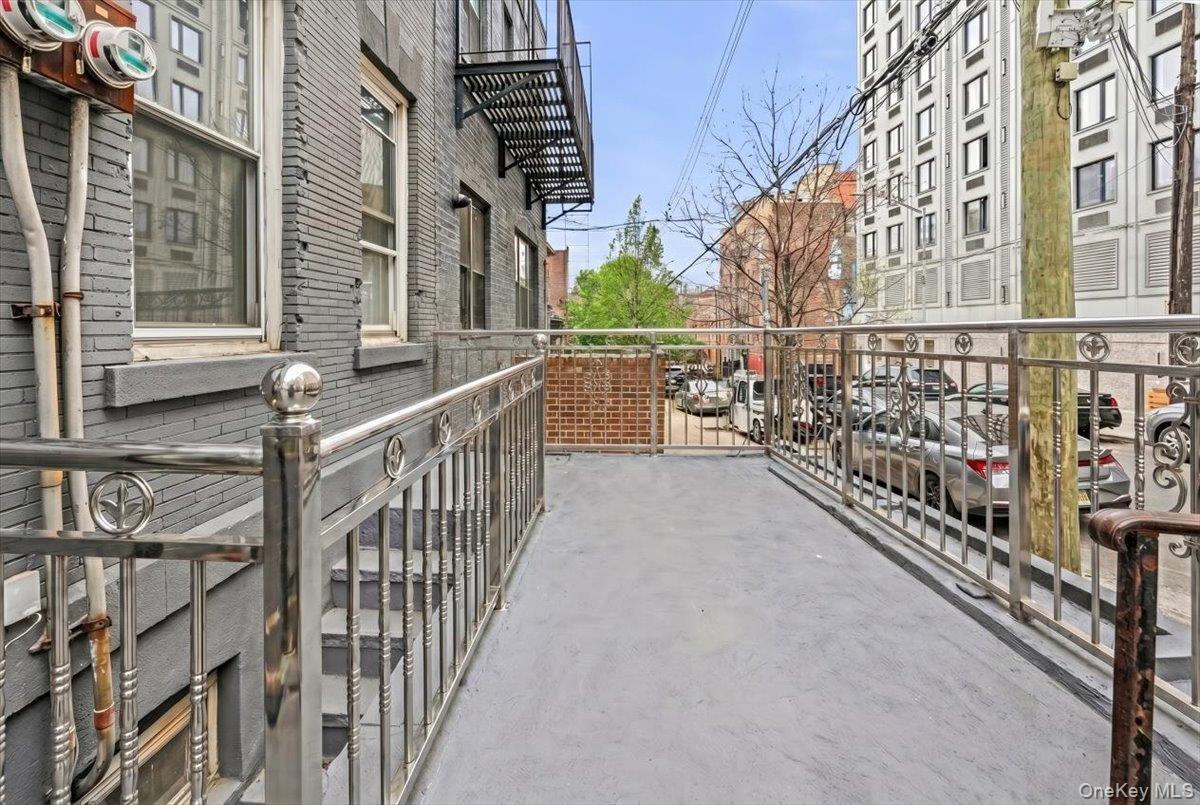 Single Family Ryer Avenue Bronx, NY 10457, MLS-1036237-30