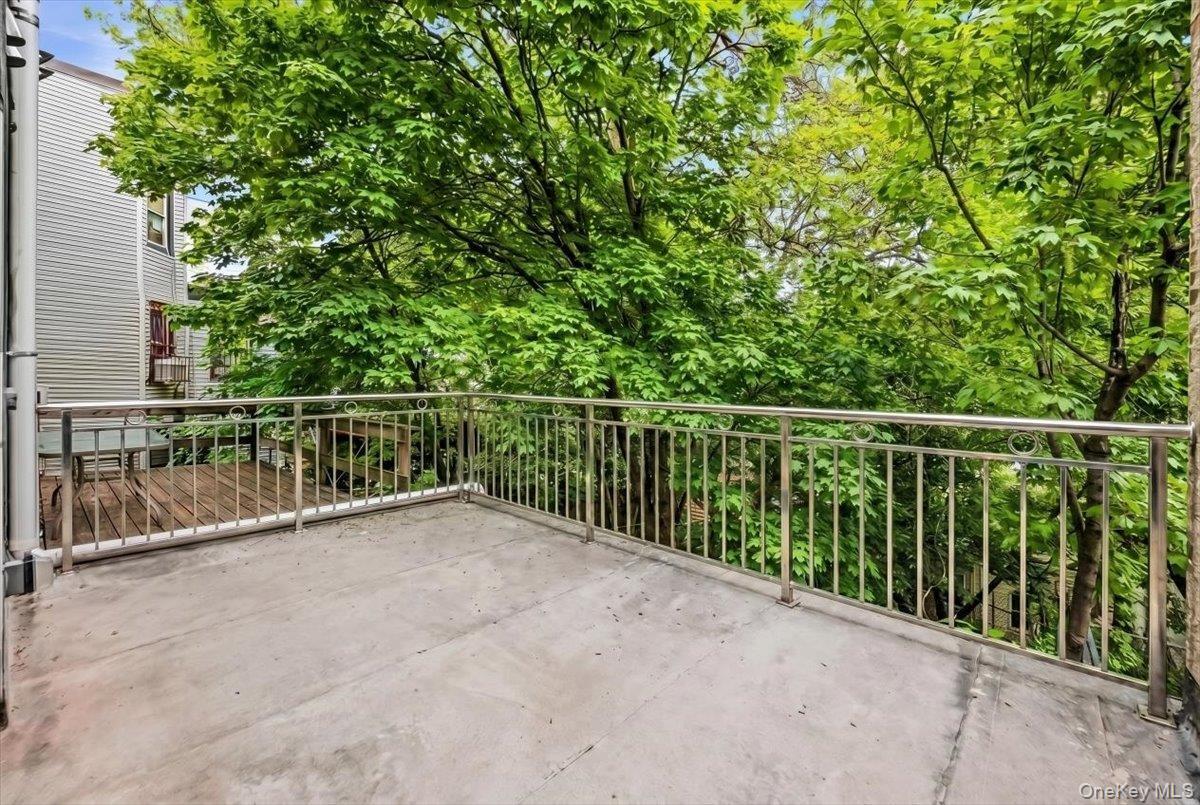 Single Family Ryer Avenue Bronx, NY 10457, MLS-1036237-33