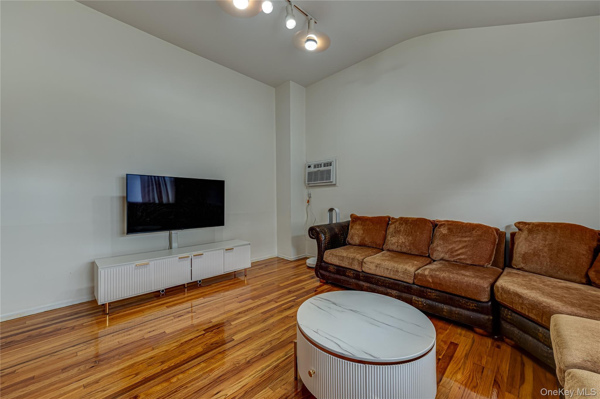 Single Family Rumford Road  Suffolk County, NY 11754, MLS-1036247-8