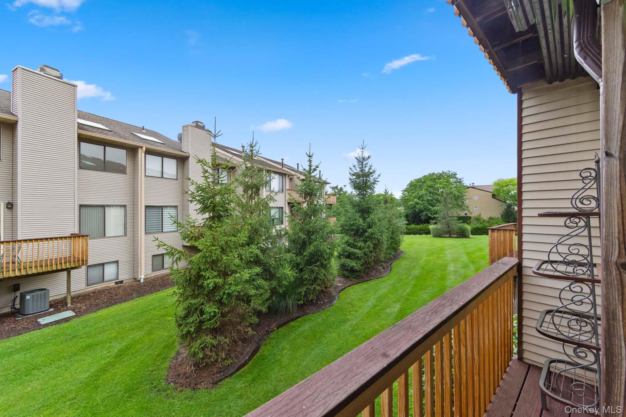 Single Family Kings Court  Rockland County, NY 10954, MLS-1036249-13