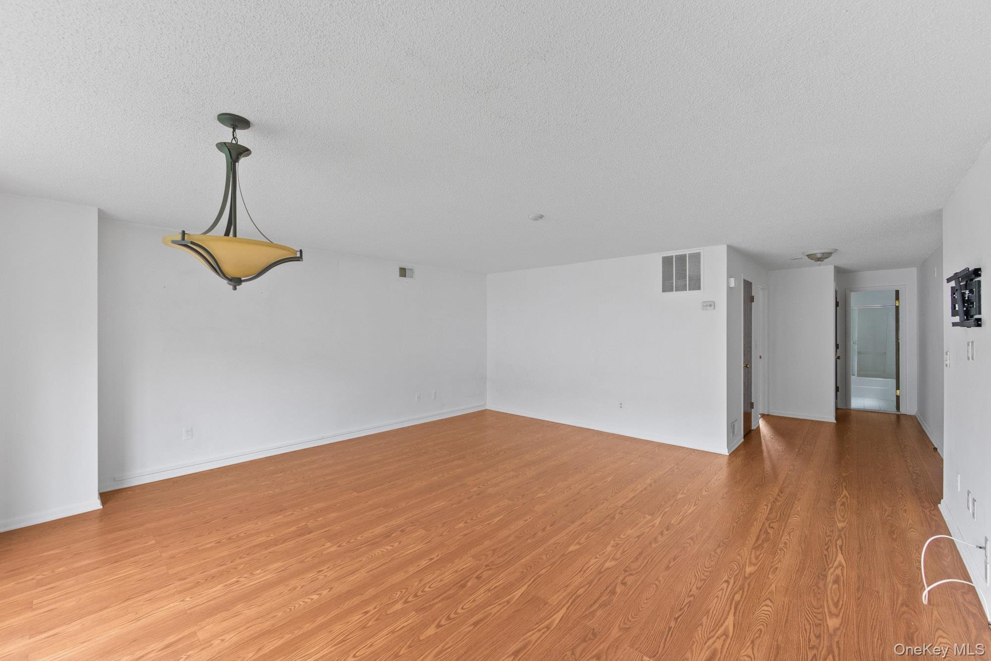 Single Family Kings Court  Rockland County, NY 10954, MLS-1036249-14
