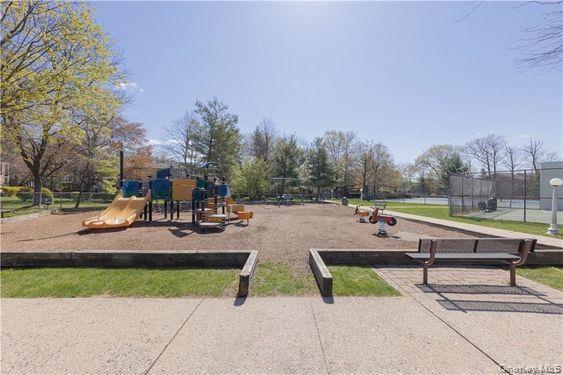 Single Family Kings Court  Rockland County, NY 10954, MLS-1036249-28