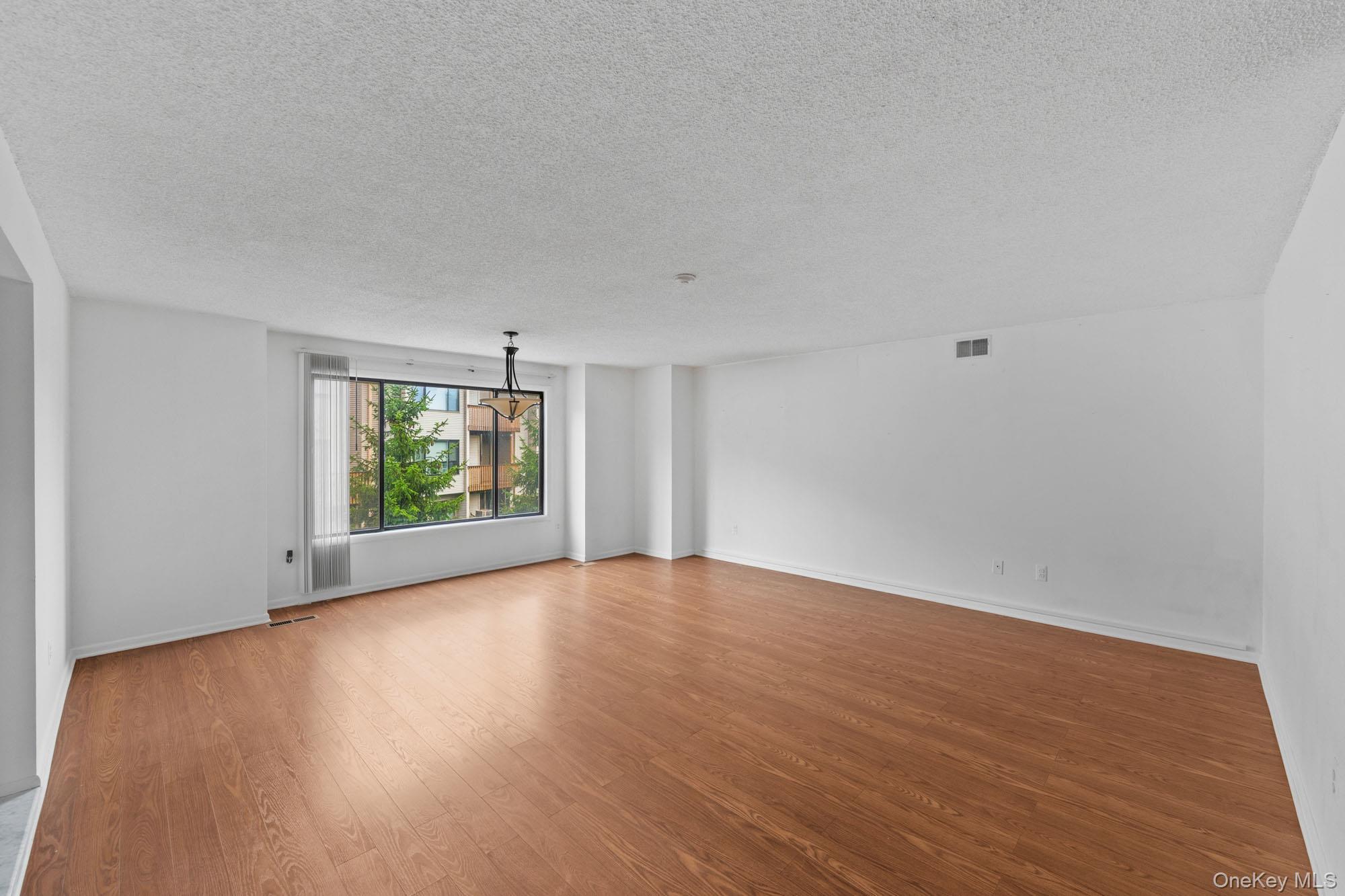 Single Family Kings Court  Rockland County, NY 10954, MLS-1036249-4