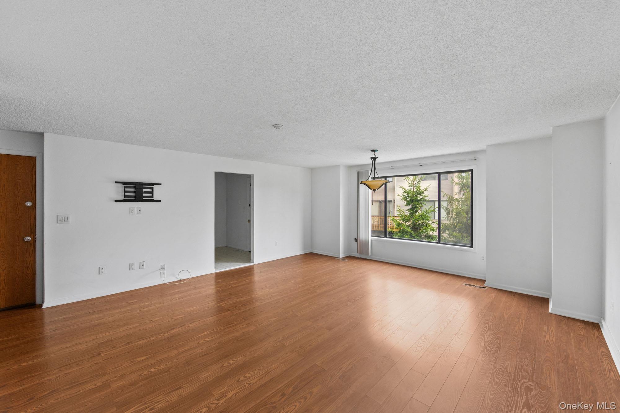 Single Family Kings Court  Rockland County, NY 10954, MLS-1036249-6