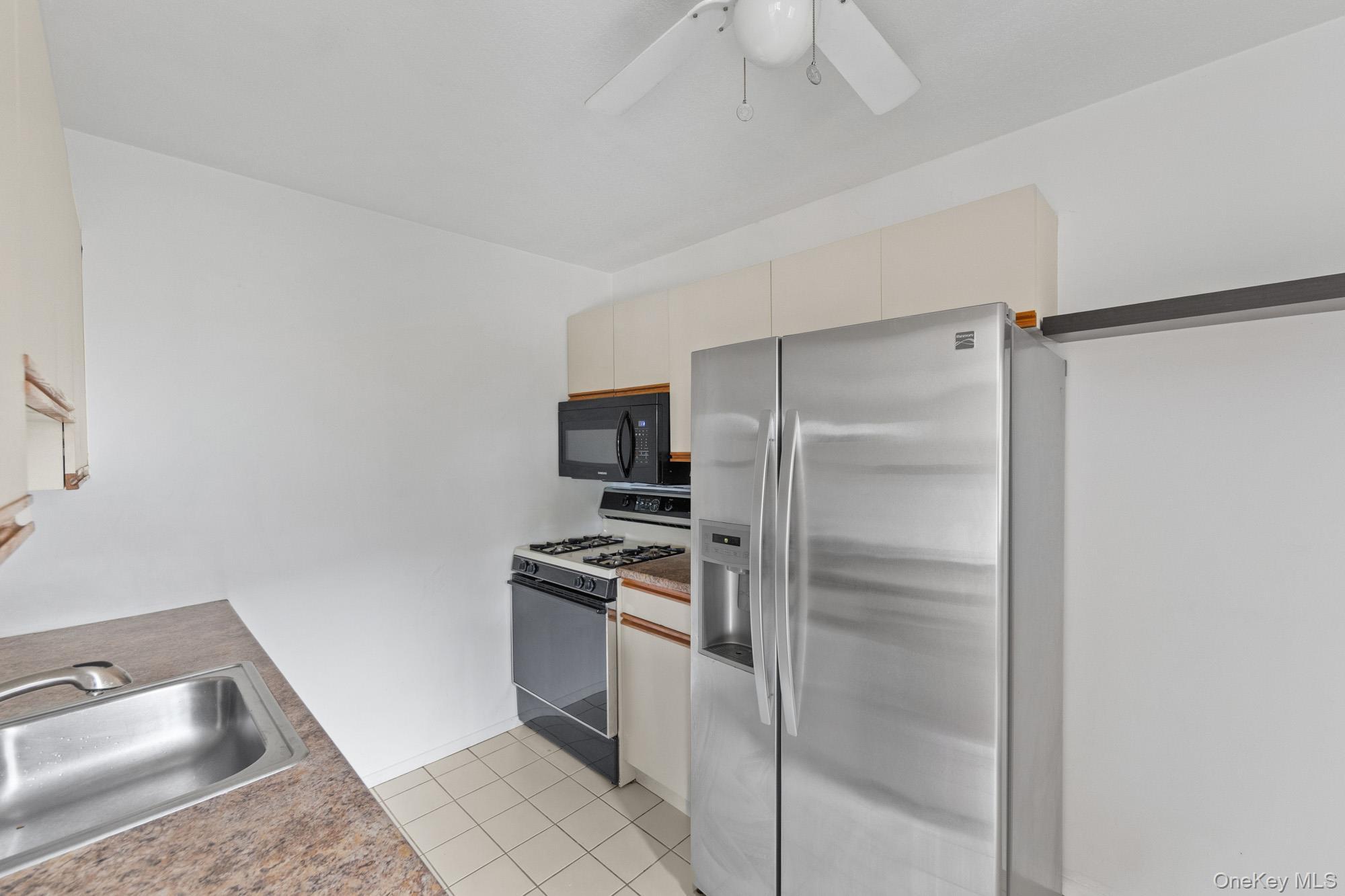 Single Family Kings Court  Rockland County, NY 10954, MLS-1036249-8