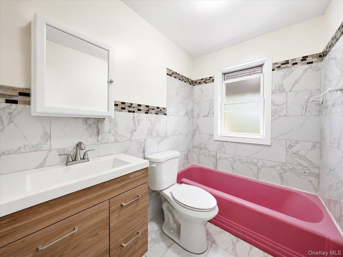Single Family Duncan Street Bronx, NY 10469, MLS-1036251-10