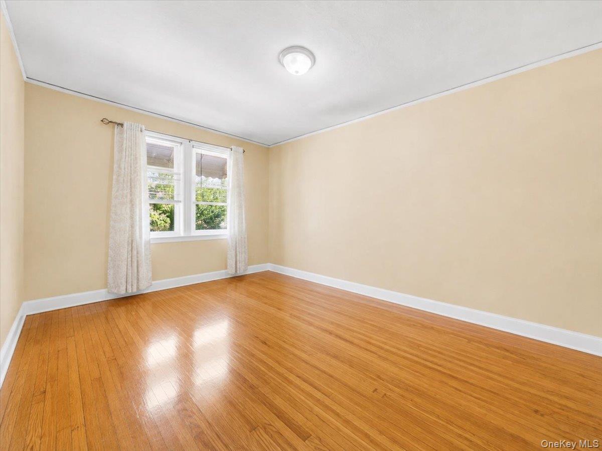 Single Family Duncan Street Bronx, NY 10469, MLS-1036251-12