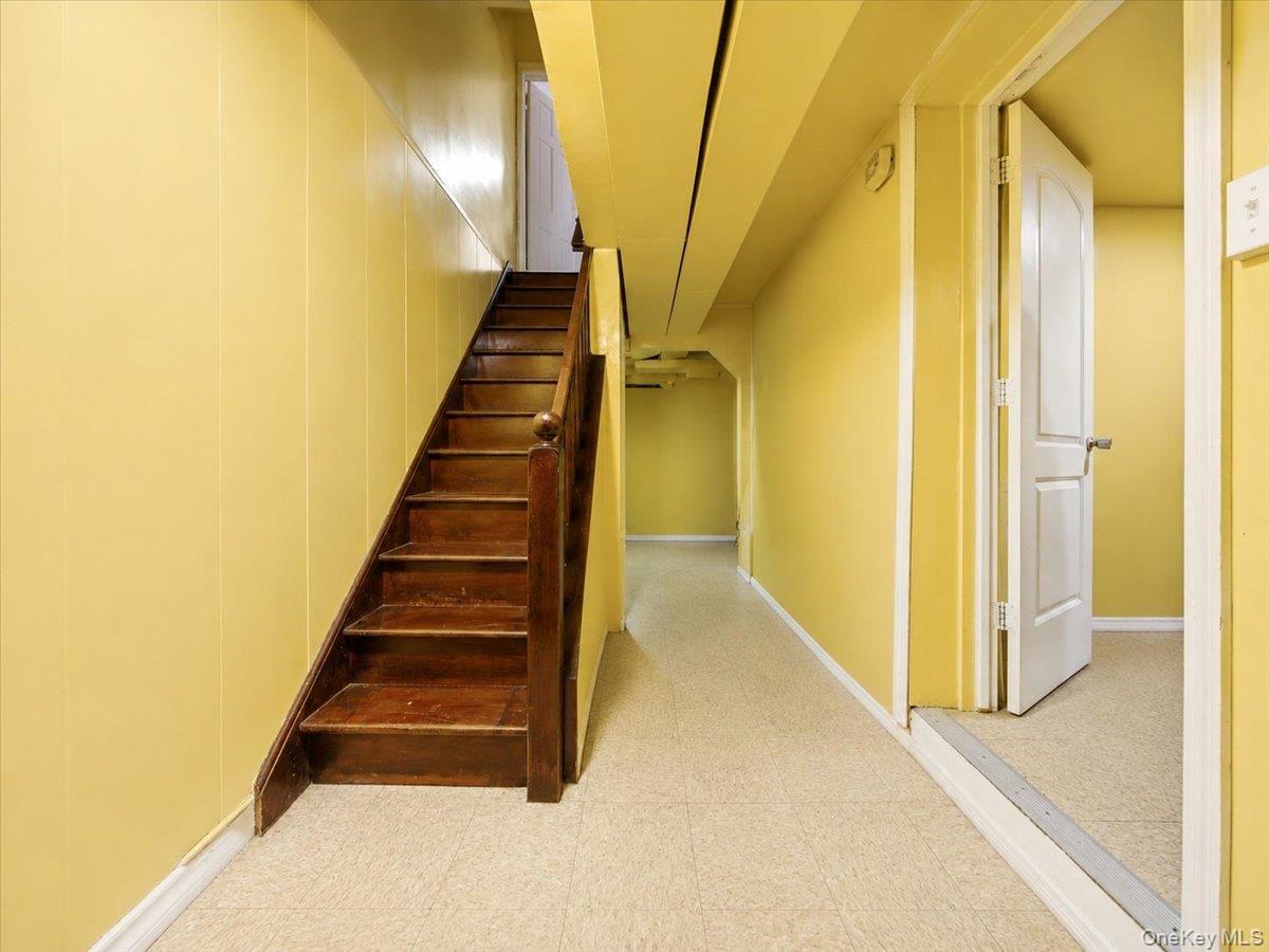 Single Family Duncan Street Bronx, NY 10469, MLS-1036251-18