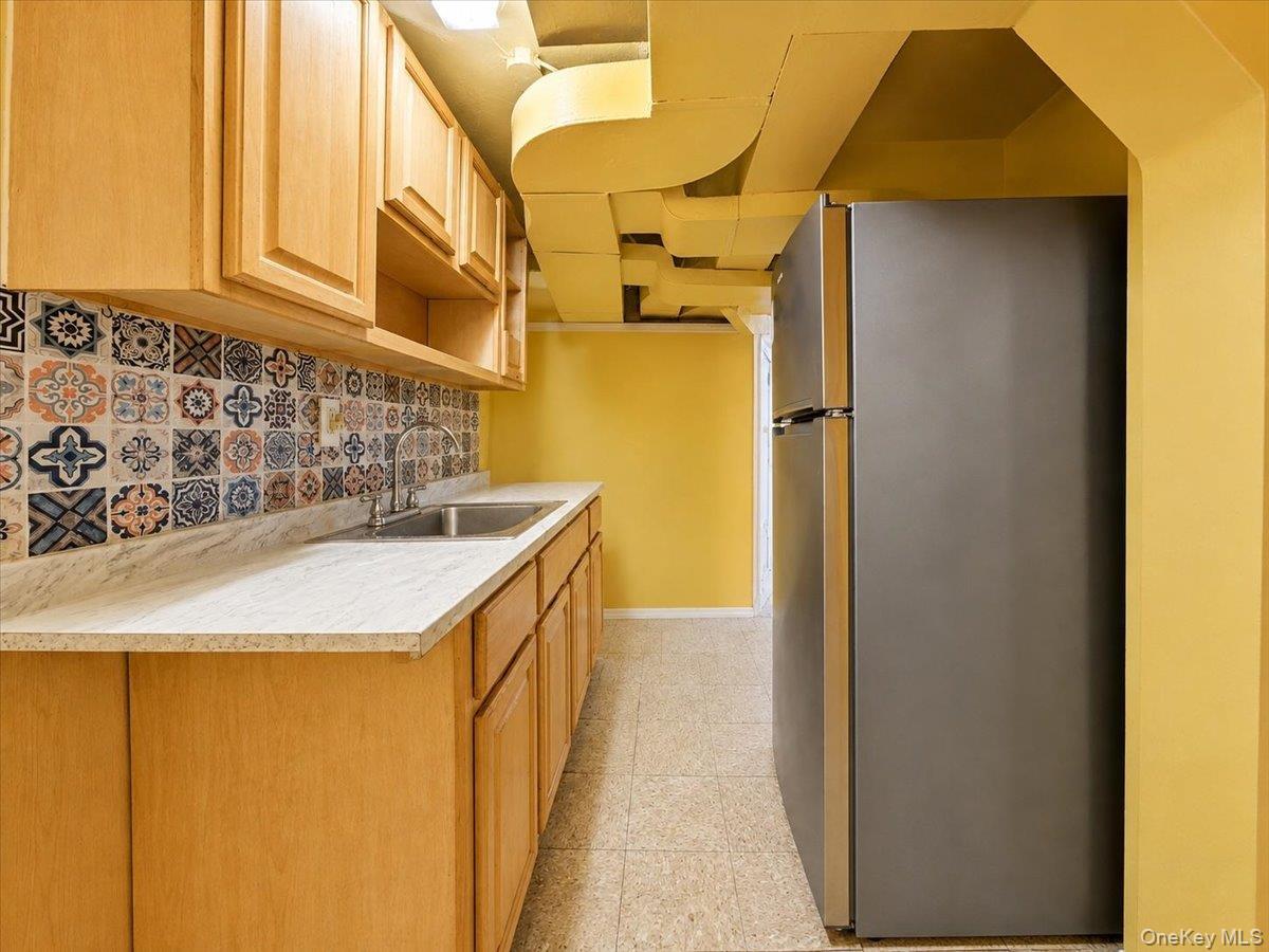 Single Family Duncan Street Bronx, NY 10469, MLS-1036251-19