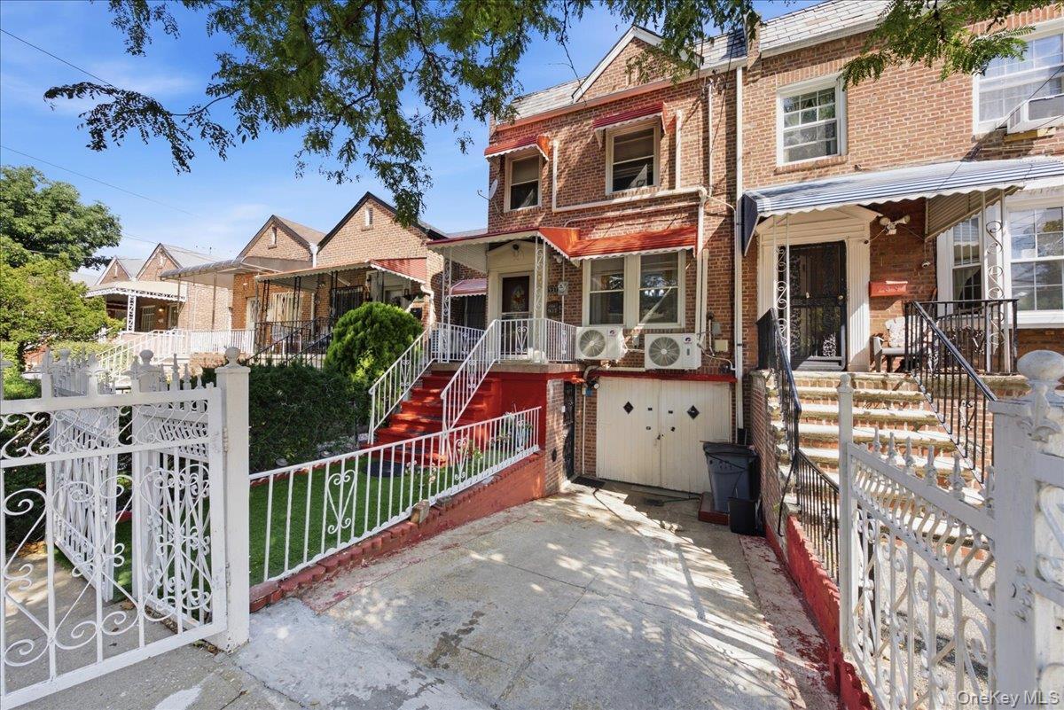 Single Family Duncan Street Bronx, NY 10469, MLS-1036251-2