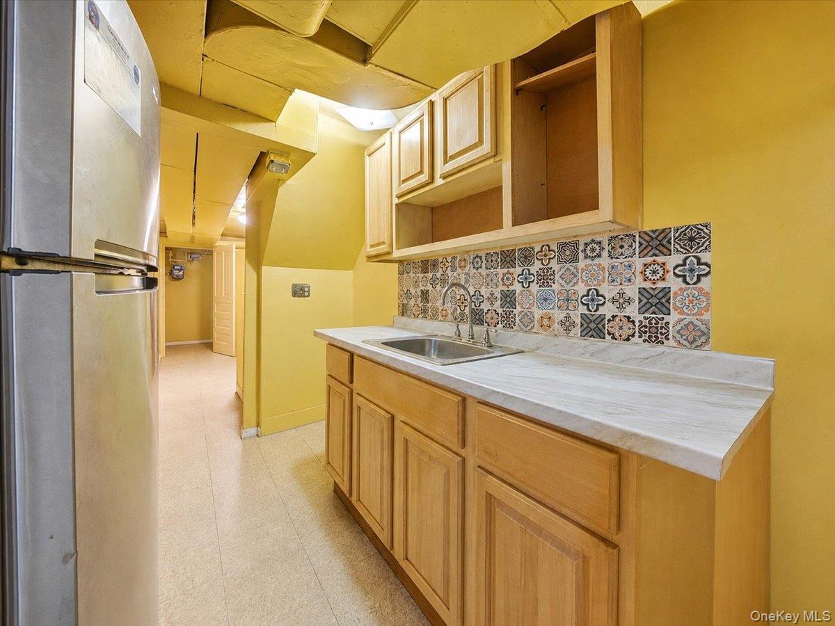 Single Family Duncan Street Bronx, NY 10469, MLS-1036251-20