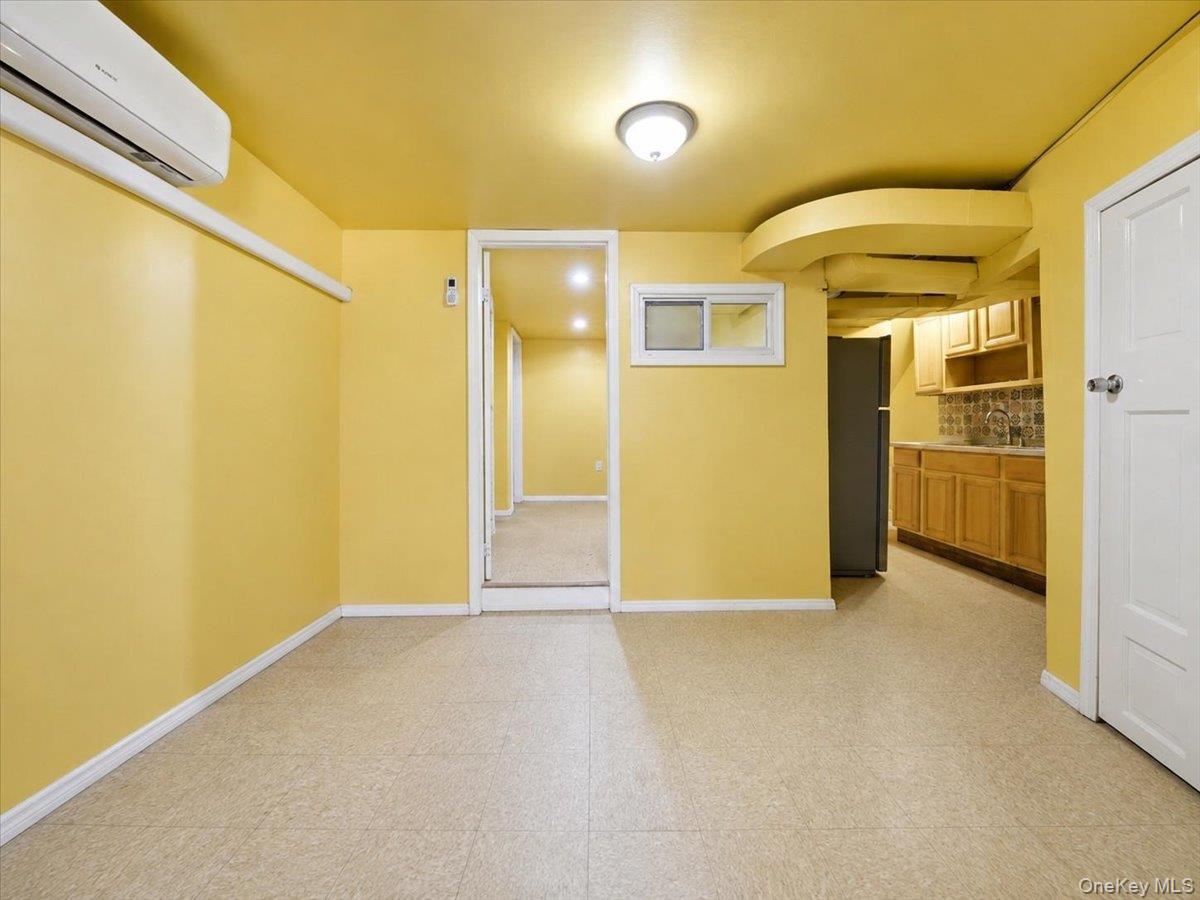 Single Family Duncan Street Bronx, NY 10469, MLS-1036251-21