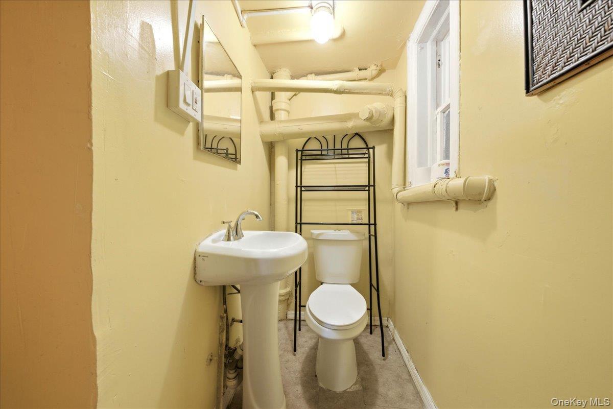 Single Family Duncan Street Bronx, NY 10469, MLS-1036251-24