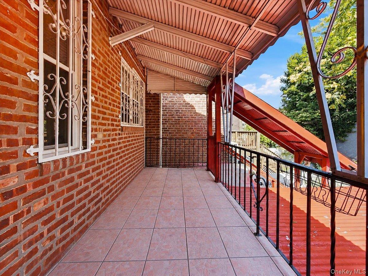 Single Family Duncan Street Bronx, NY 10469, MLS-1036251-25