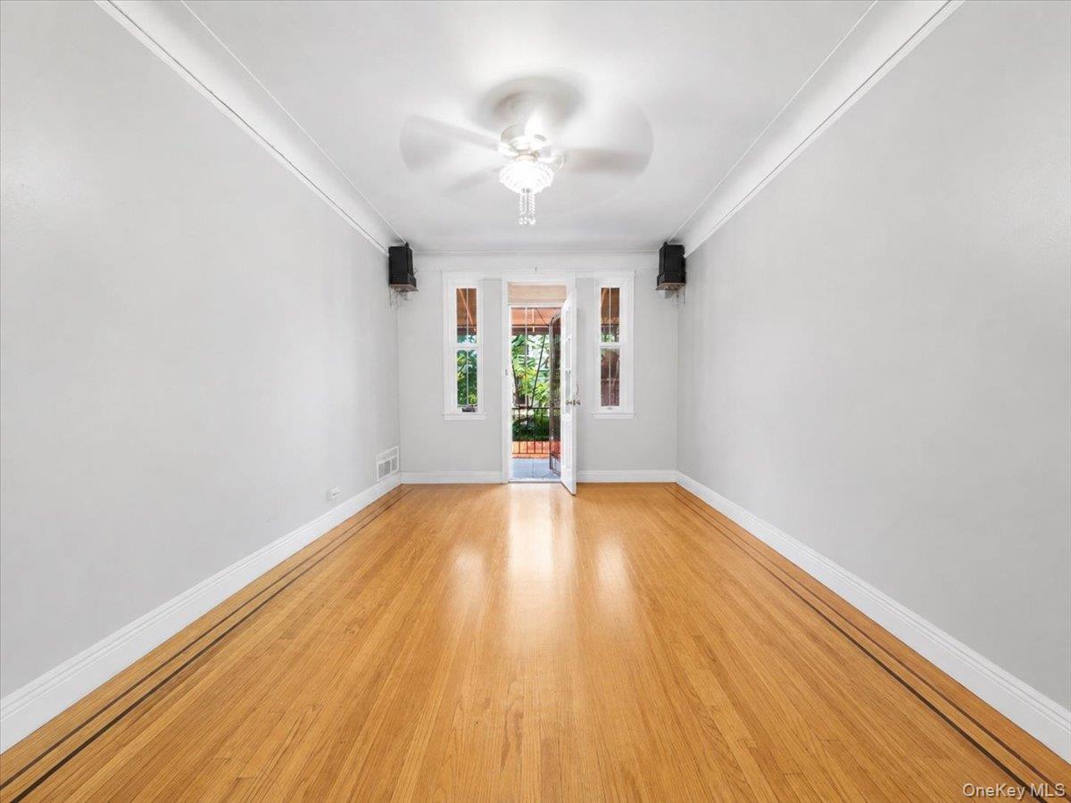 Single Family Duncan Street Bronx, NY 10469, MLS-1036251-5