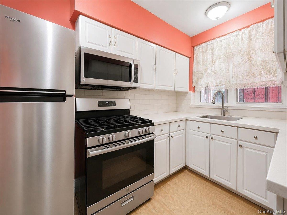 Single Family Duncan Street Bronx, NY 10469, MLS-1036251-7
